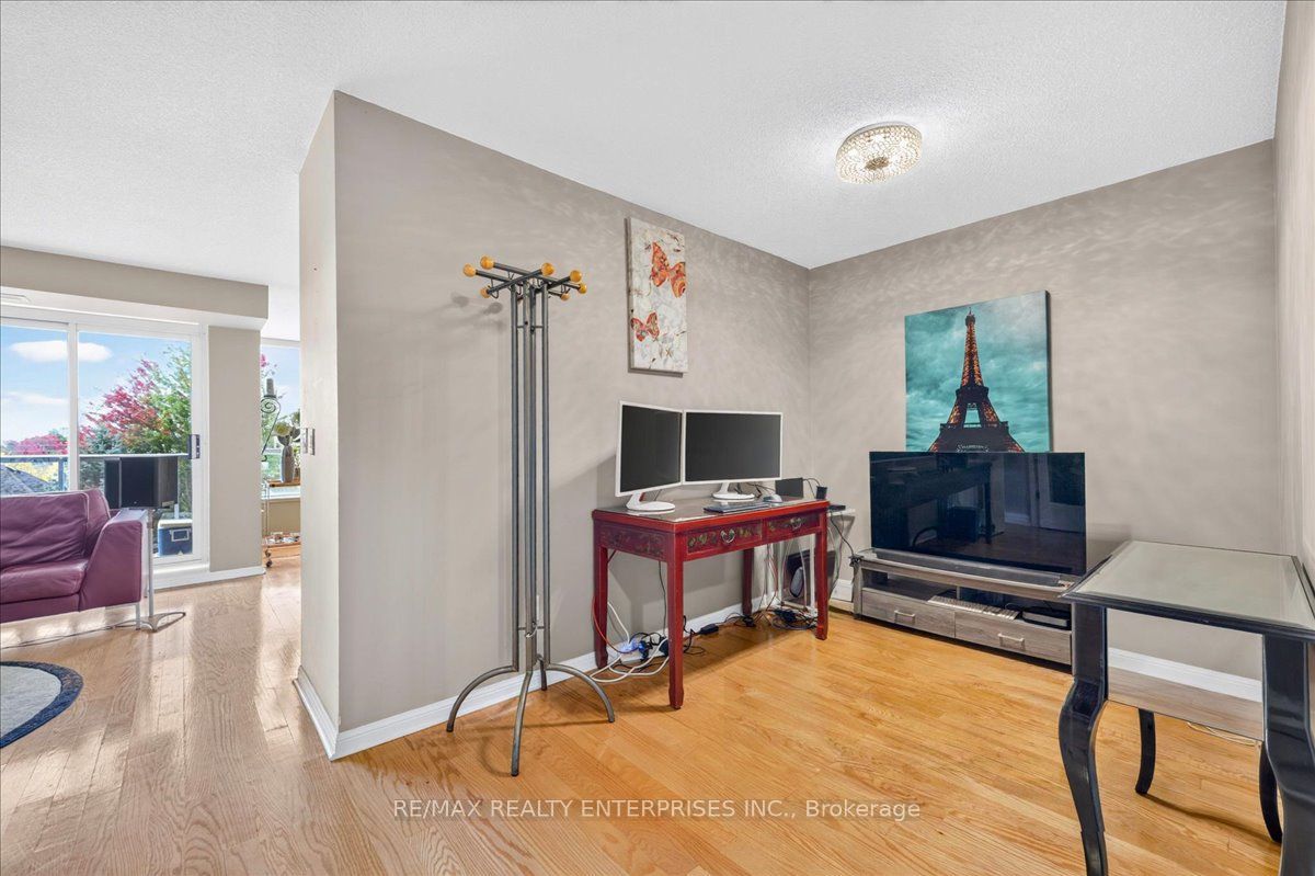 1150 Parkwest Place 403 Property Photo 10