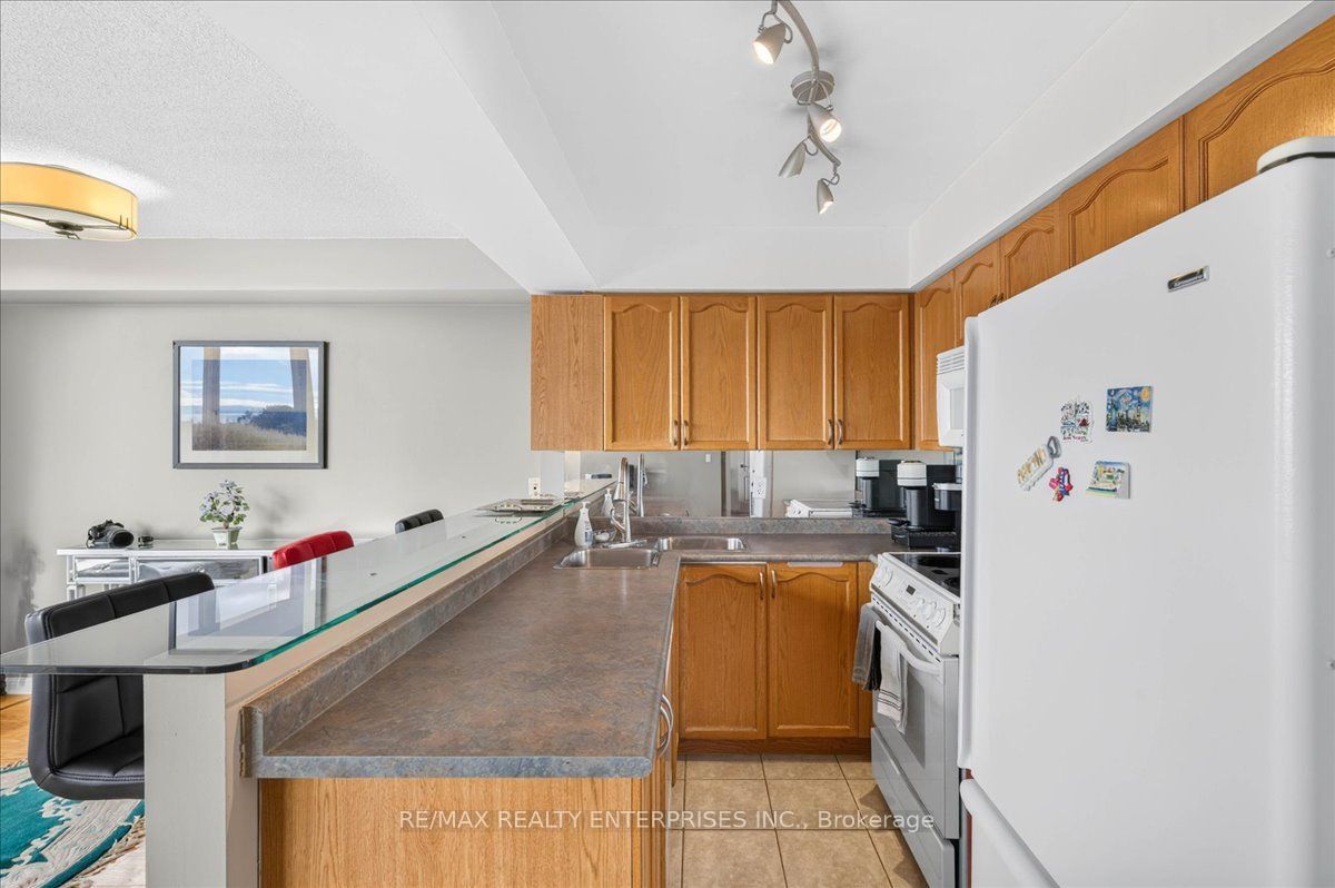 1150 Parkwest Place 403 Property Photo 16