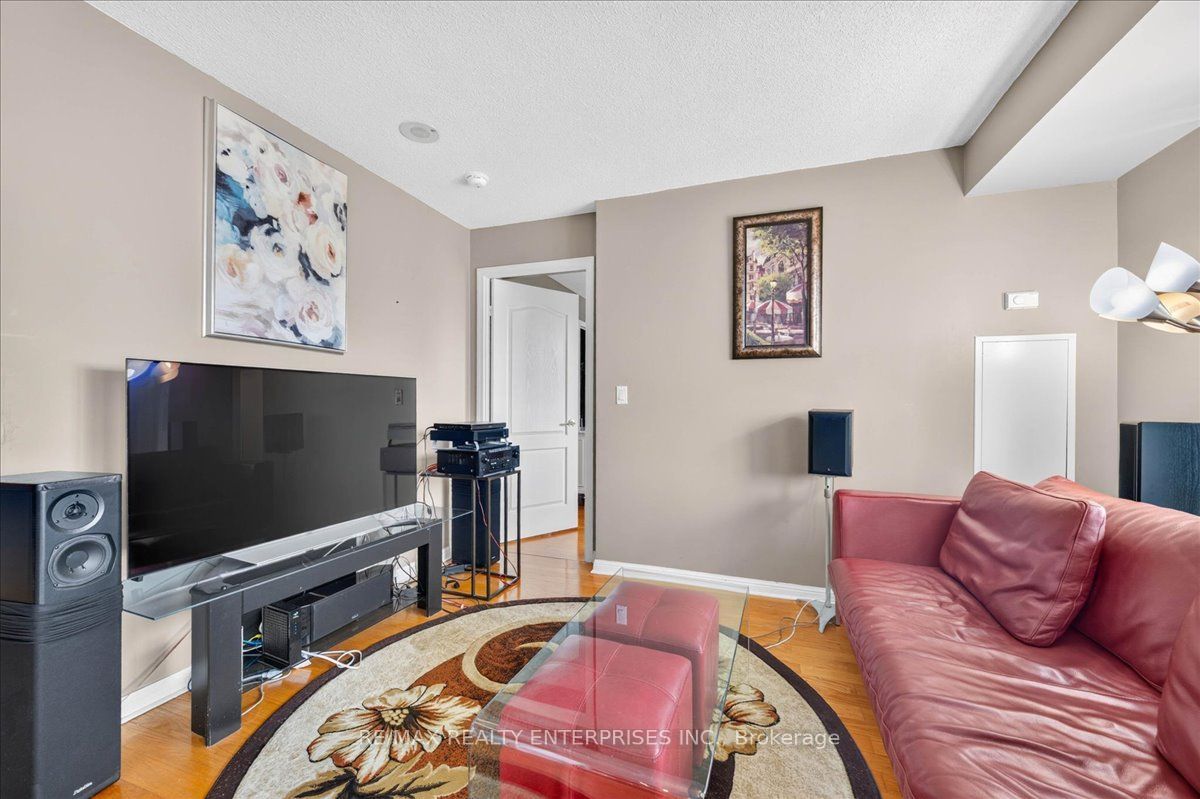 1150 Parkwest Place 403 Property Photo 23