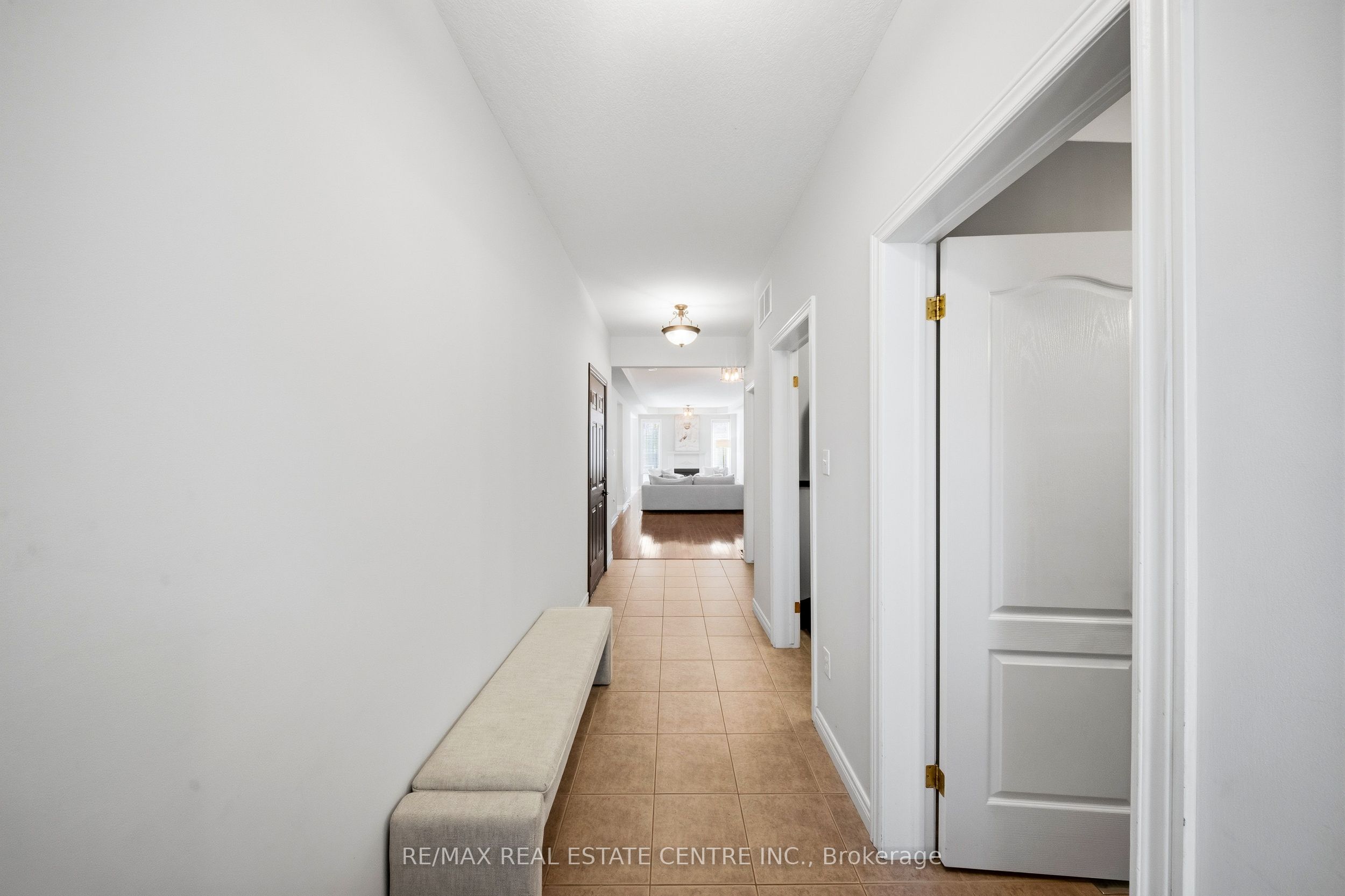 5300 Picketts Way Property Photo 9