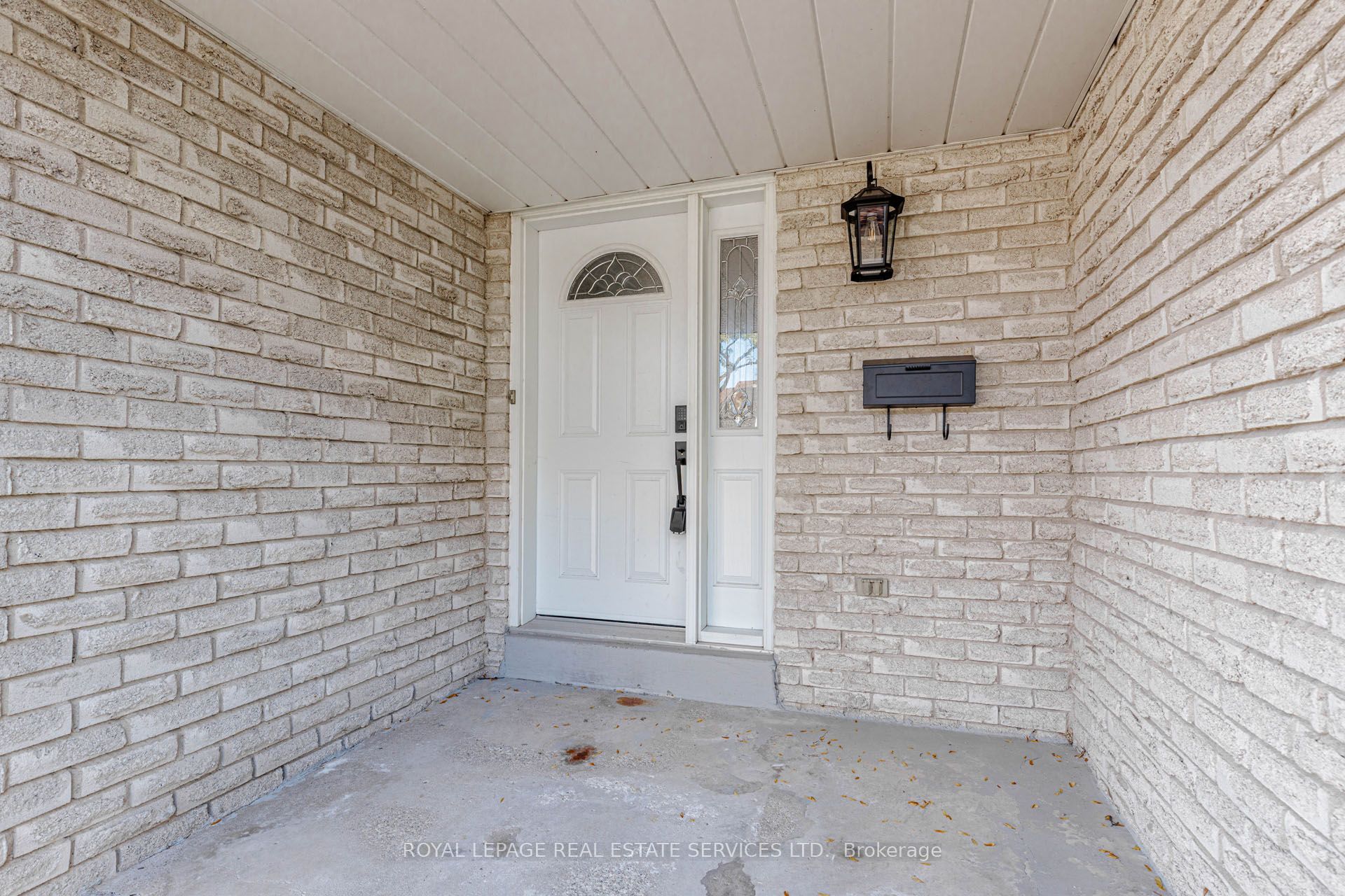 15 Huson Court Property Photo 3