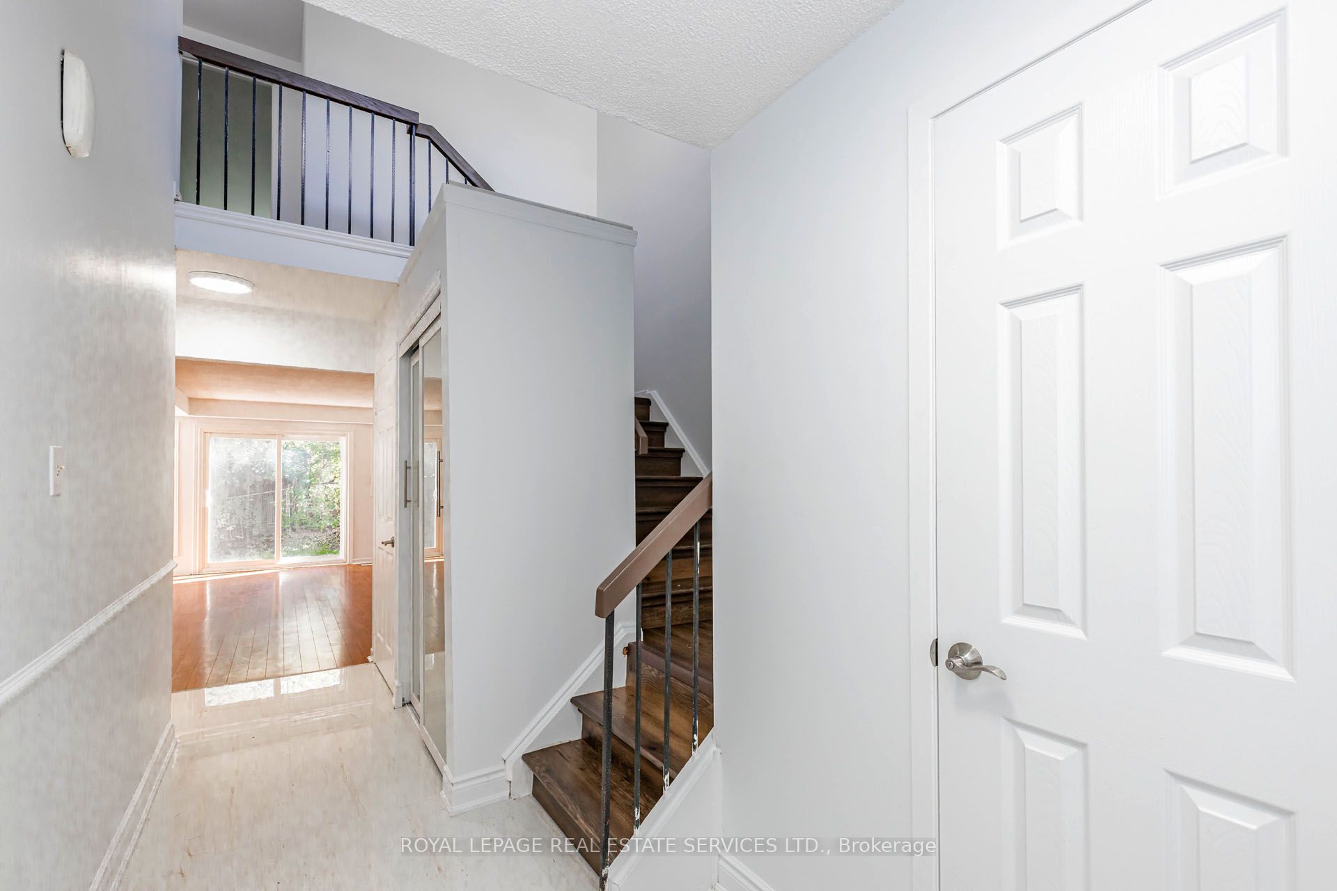 15 Huson Court Property Photo 5