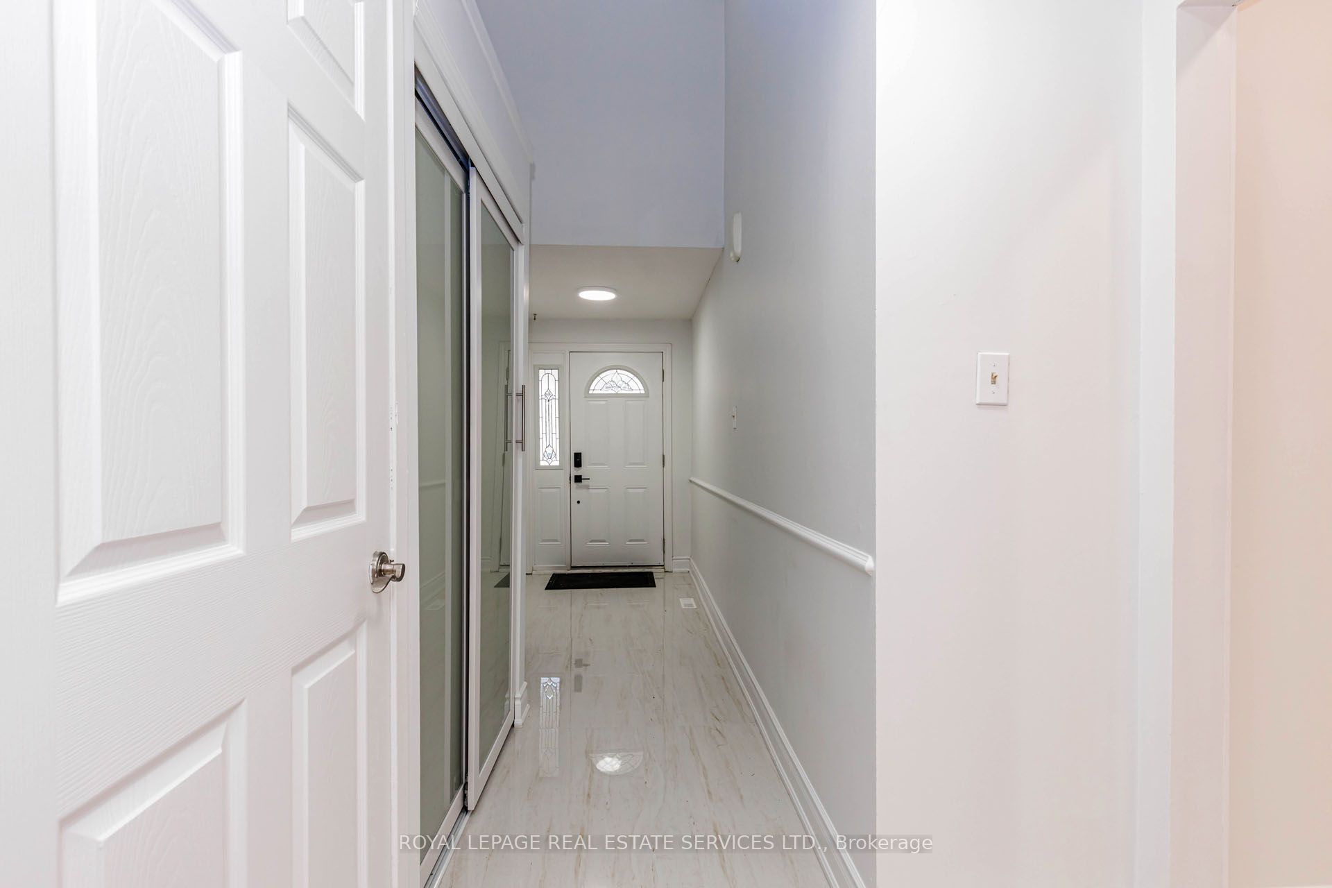 15 Huson Court Property Photo 6