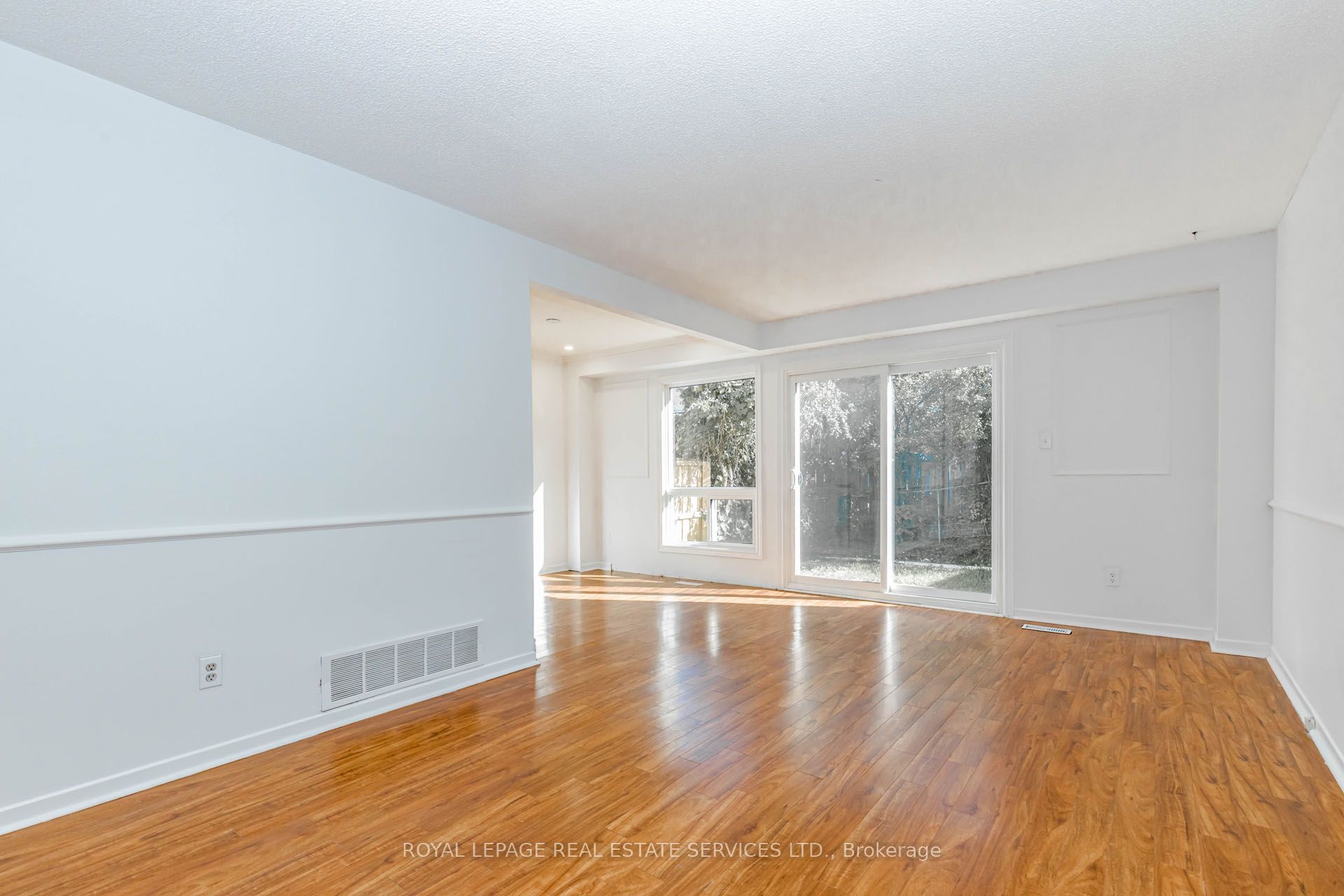 15 Huson Court Property Photo 7