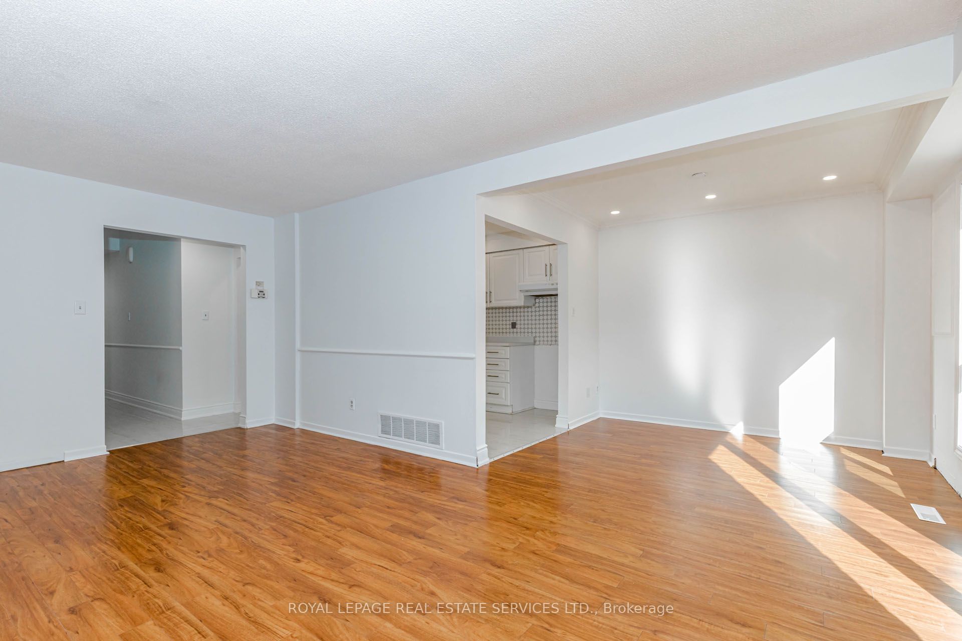 15 Huson Court Property Photo 8