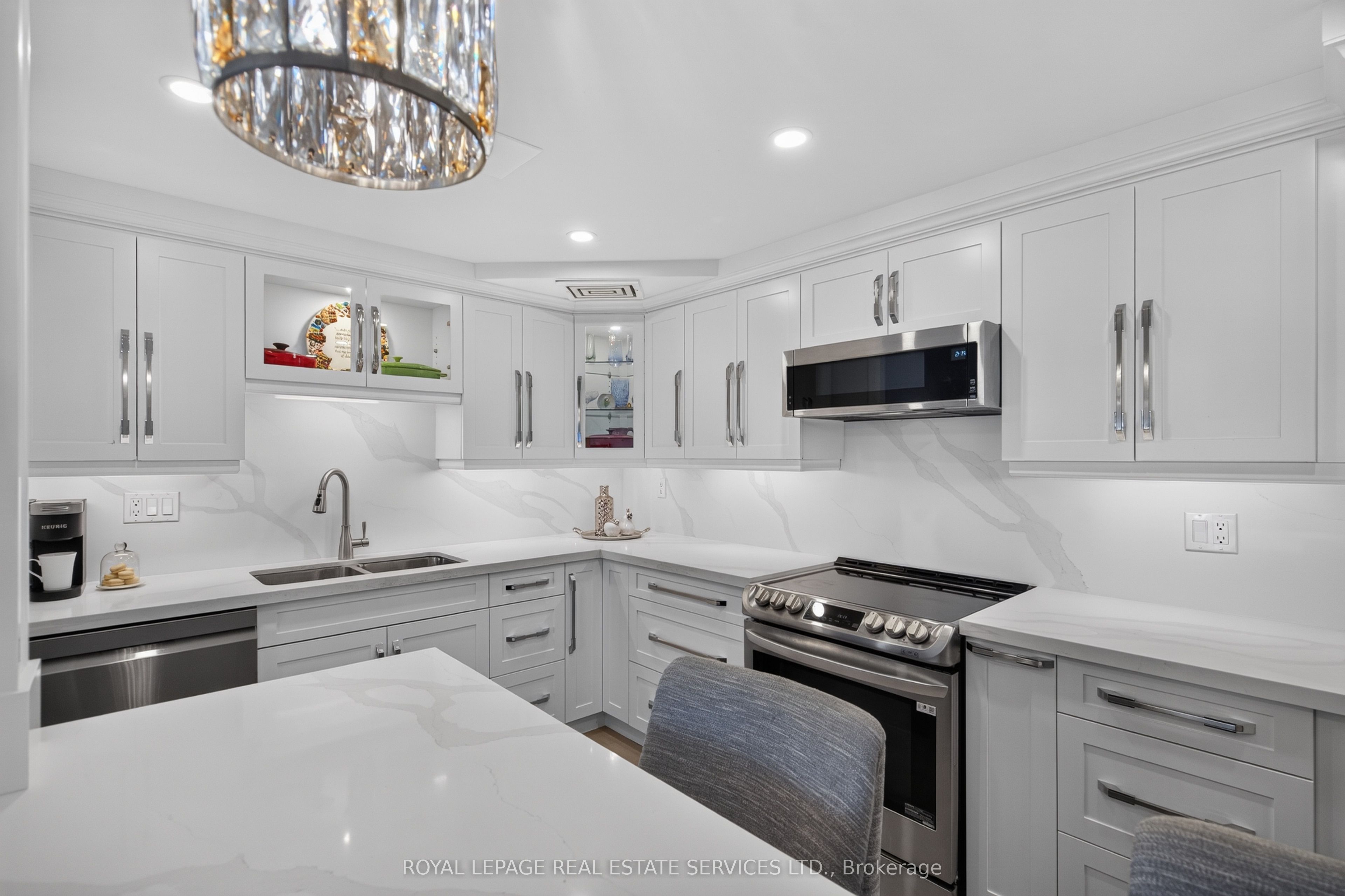 2185 Marine Drive 1001 Property Photo 12