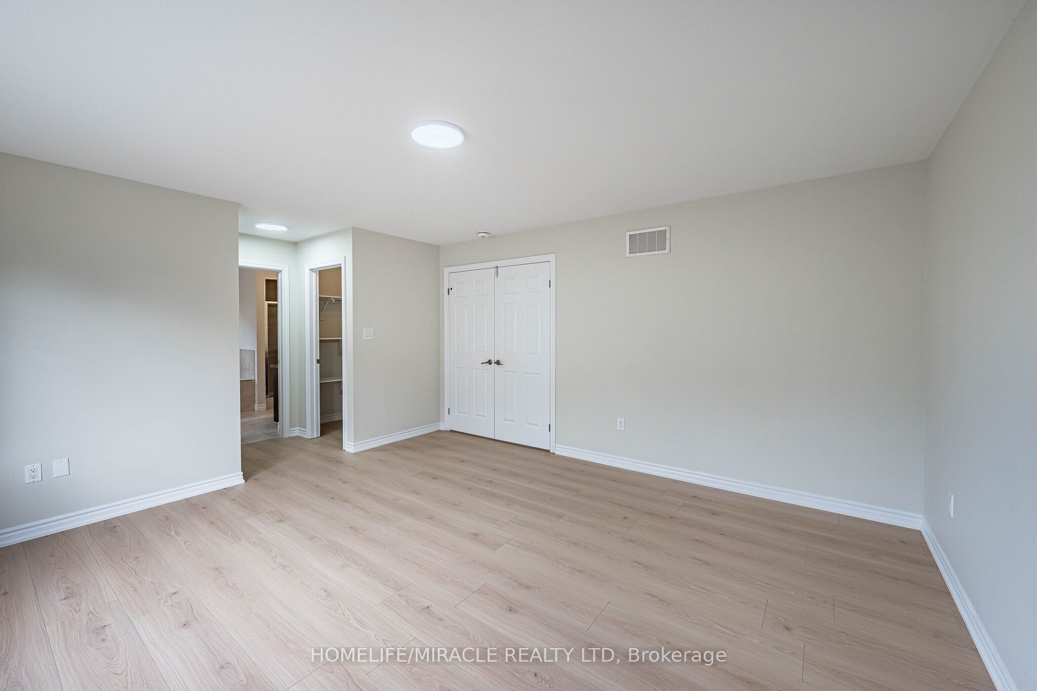 372 Remembrance Road Property Photo 20