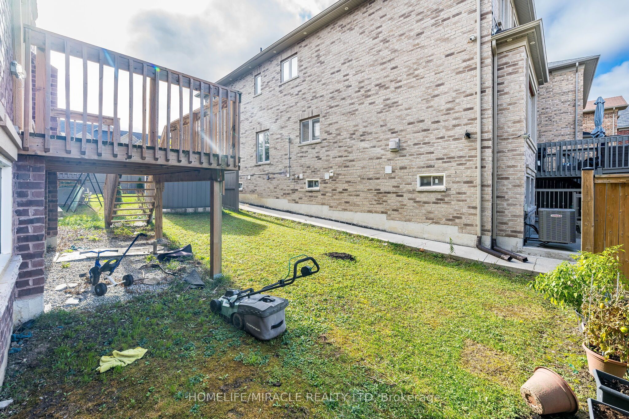 372 Remembrance Road Property Photo 46