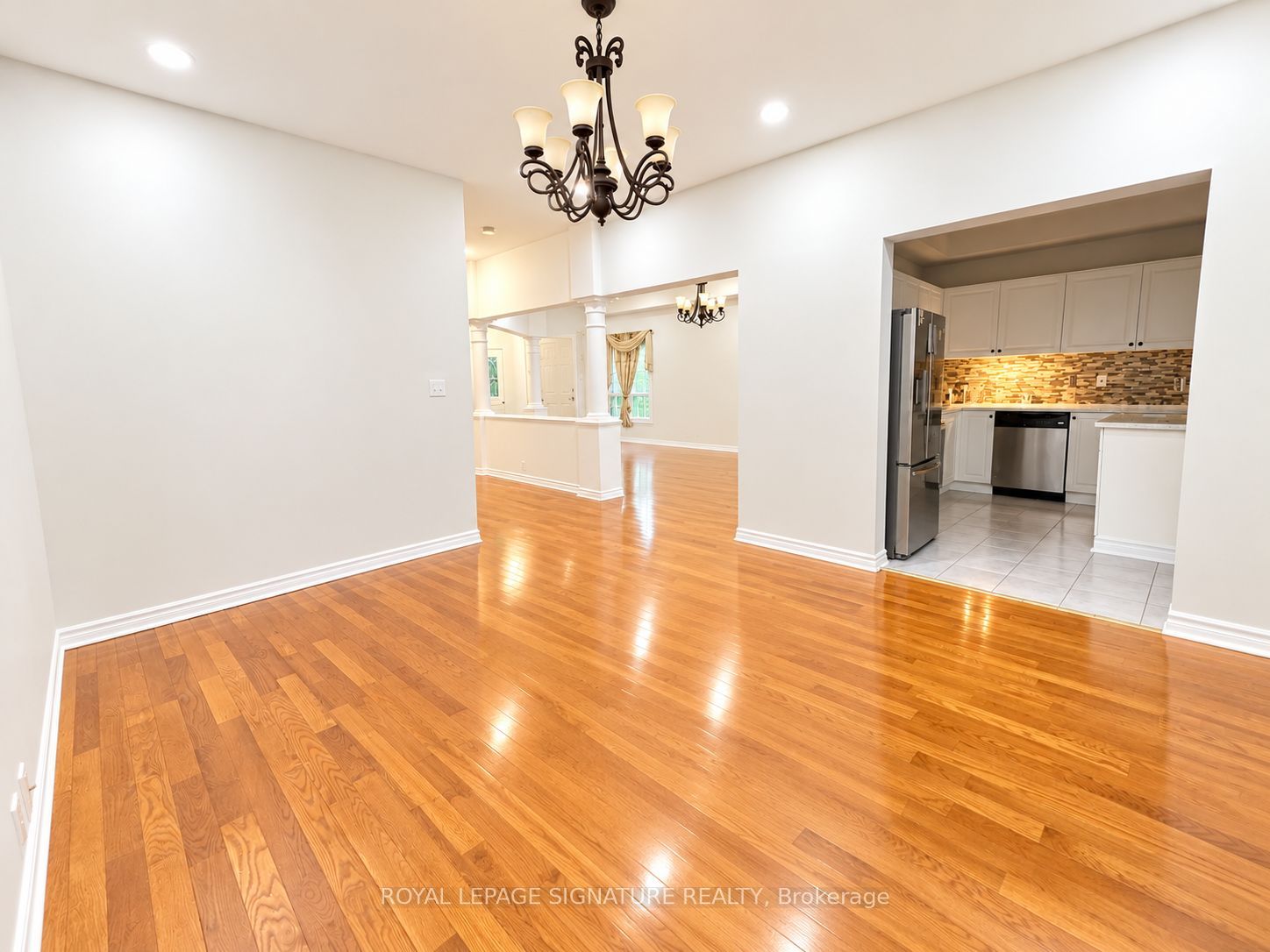 454 Huntington Ridge Drive Property Photo 4