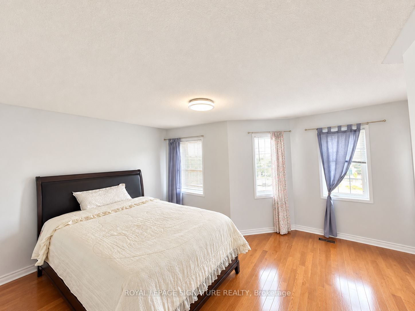 454 Huntington Ridge Drive Property Photo 13