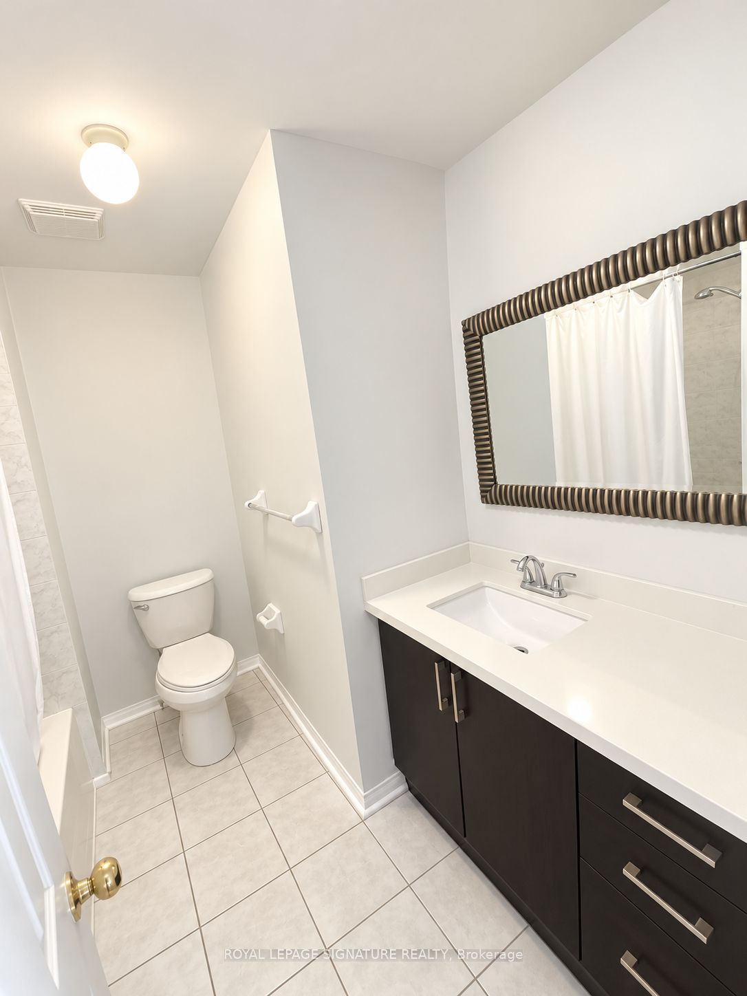 454 Huntington Ridge Drive Property Photo 16