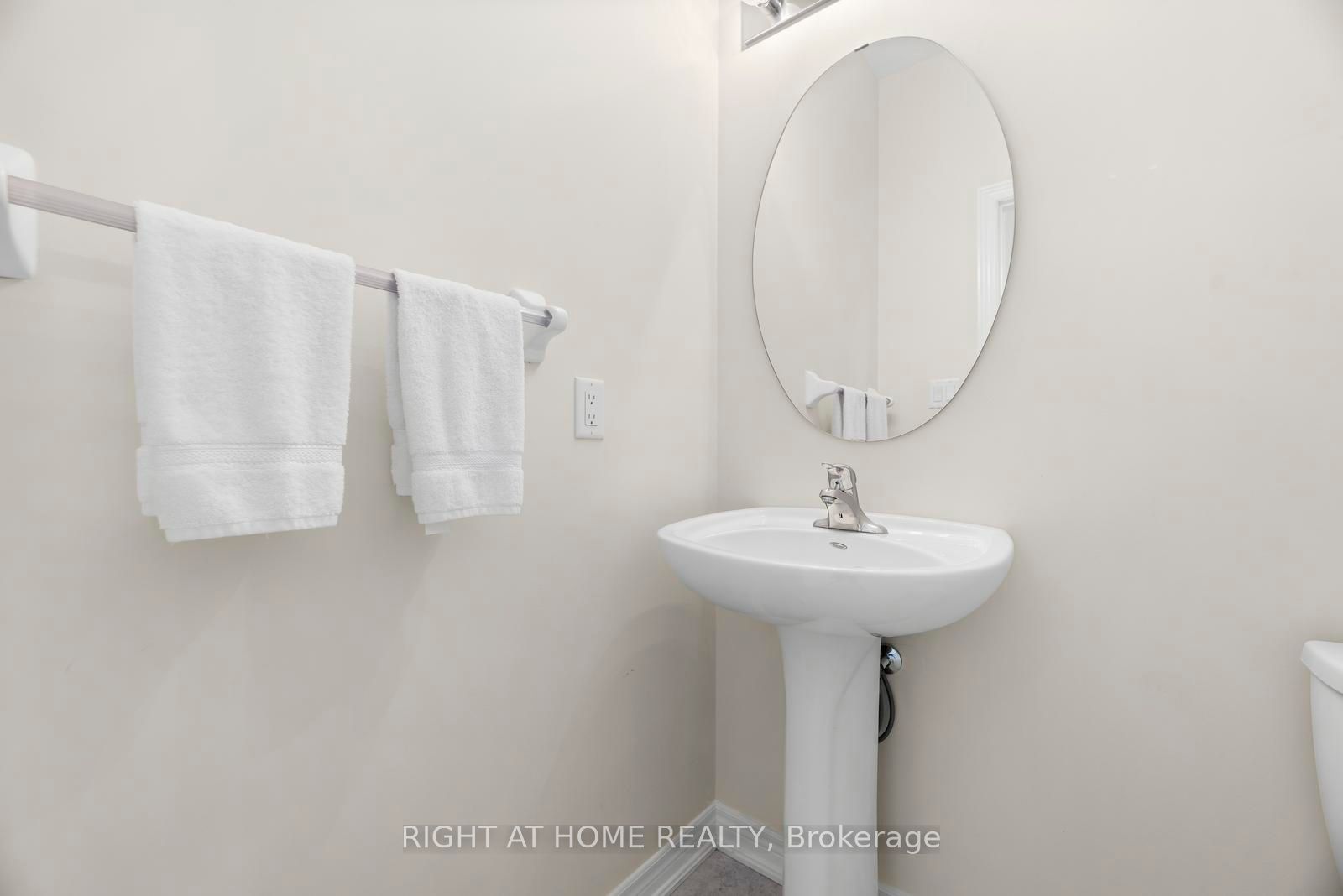 41 Coastline Drive Property Photo 6