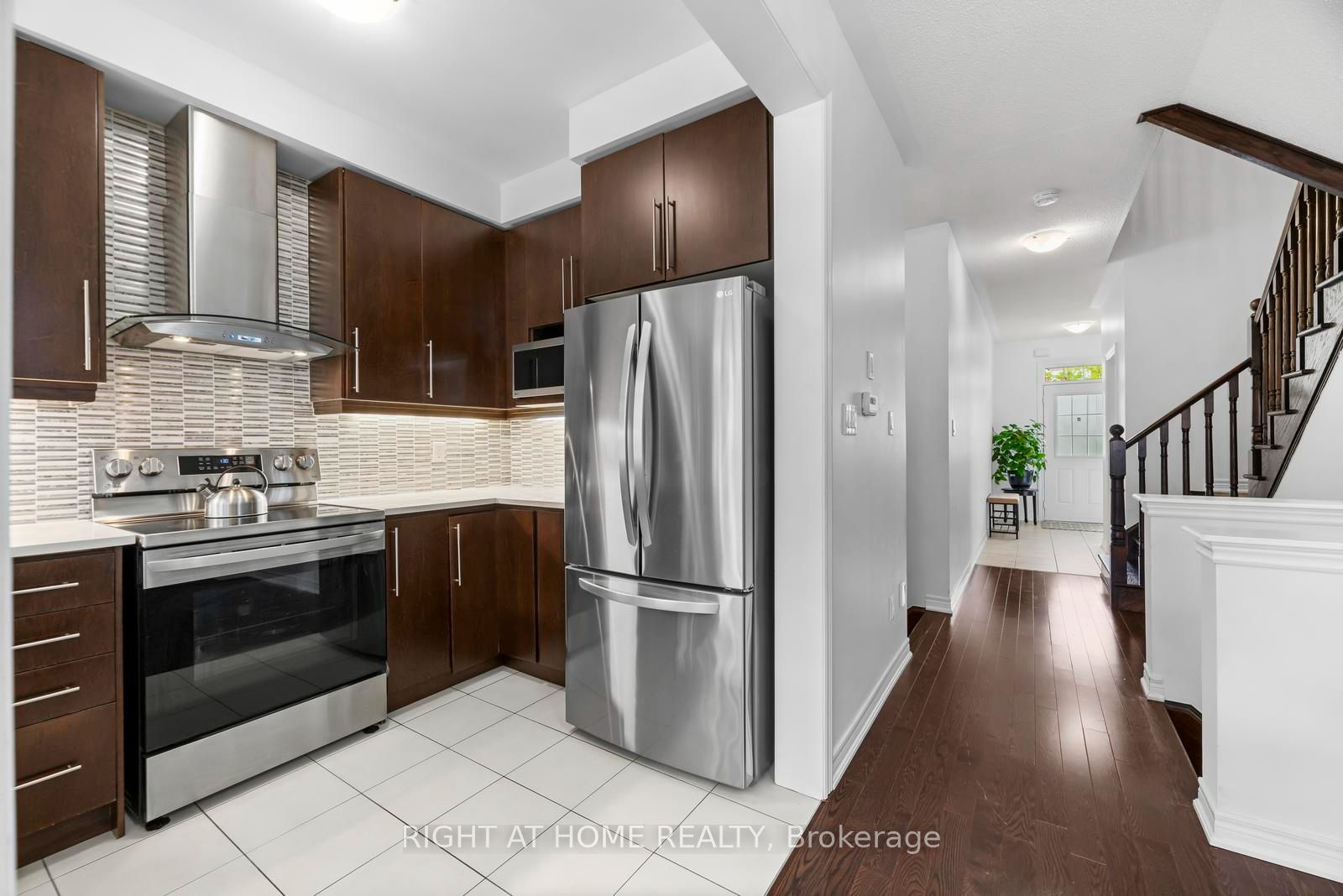 41 Coastline Drive Property Photo 10