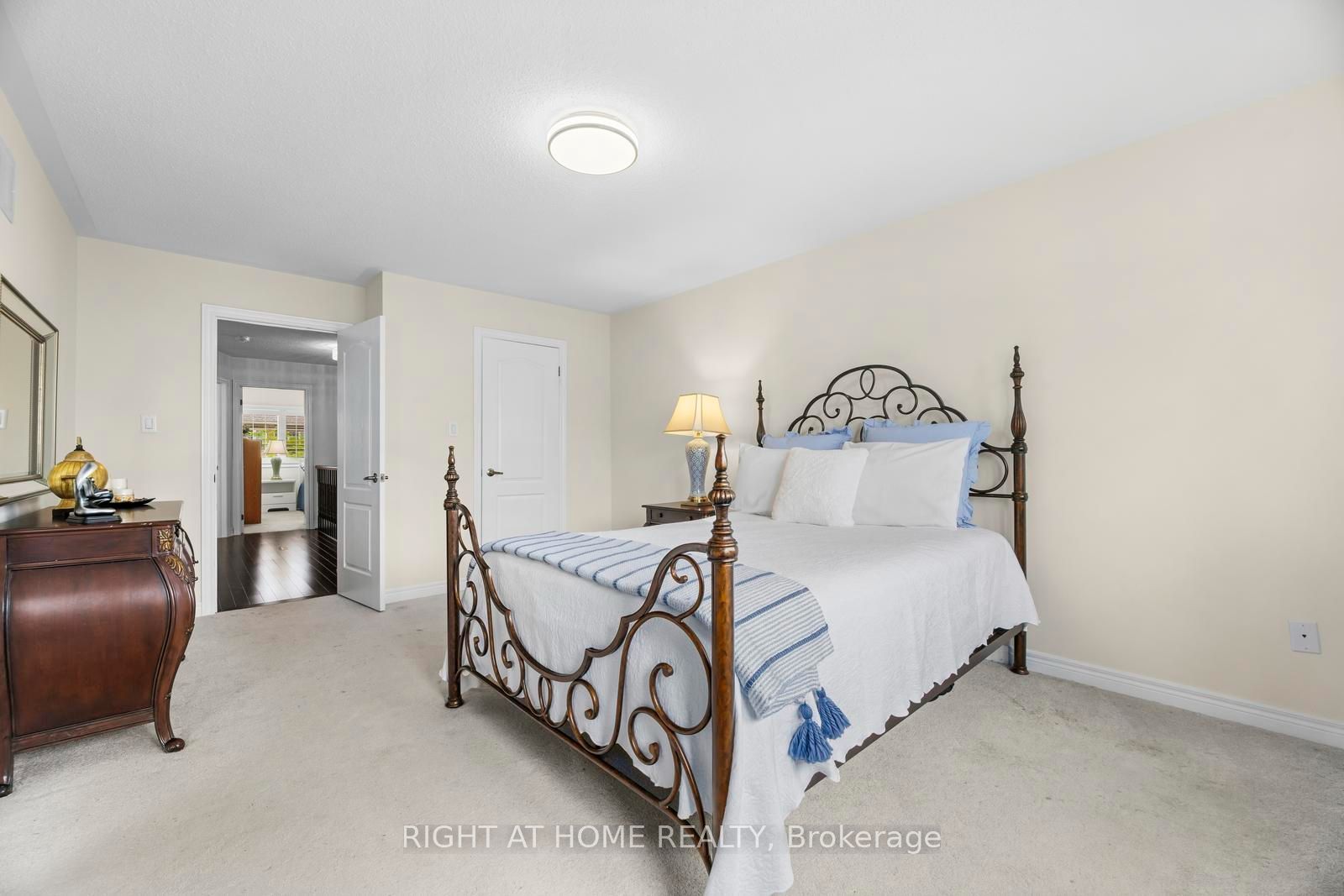 41 Coastline Drive Property Photo 21