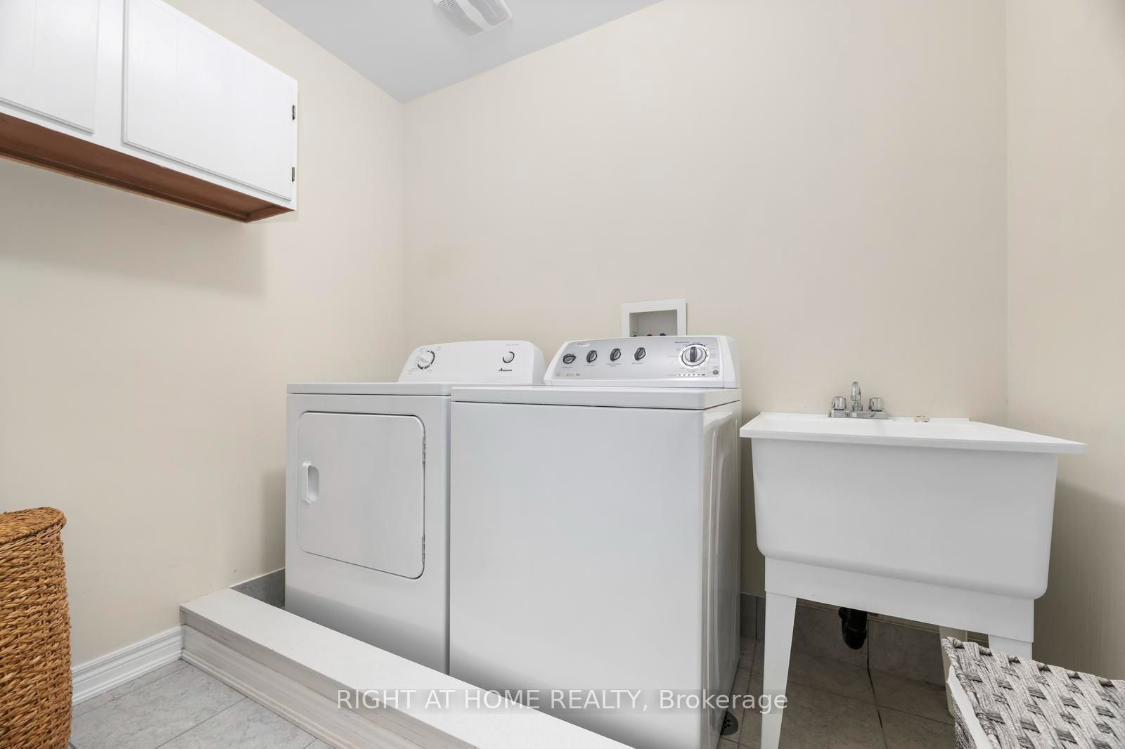 41 Coastline Drive Property Photo 30