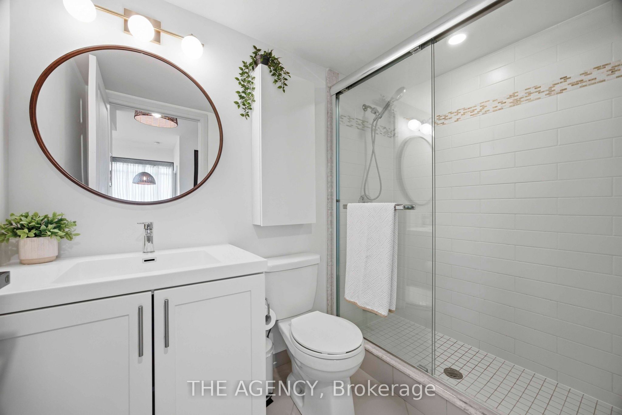 1185 The Queensway 1104 Property Photo 6