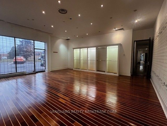 81 St Regis Crescent S Property Photo 9
