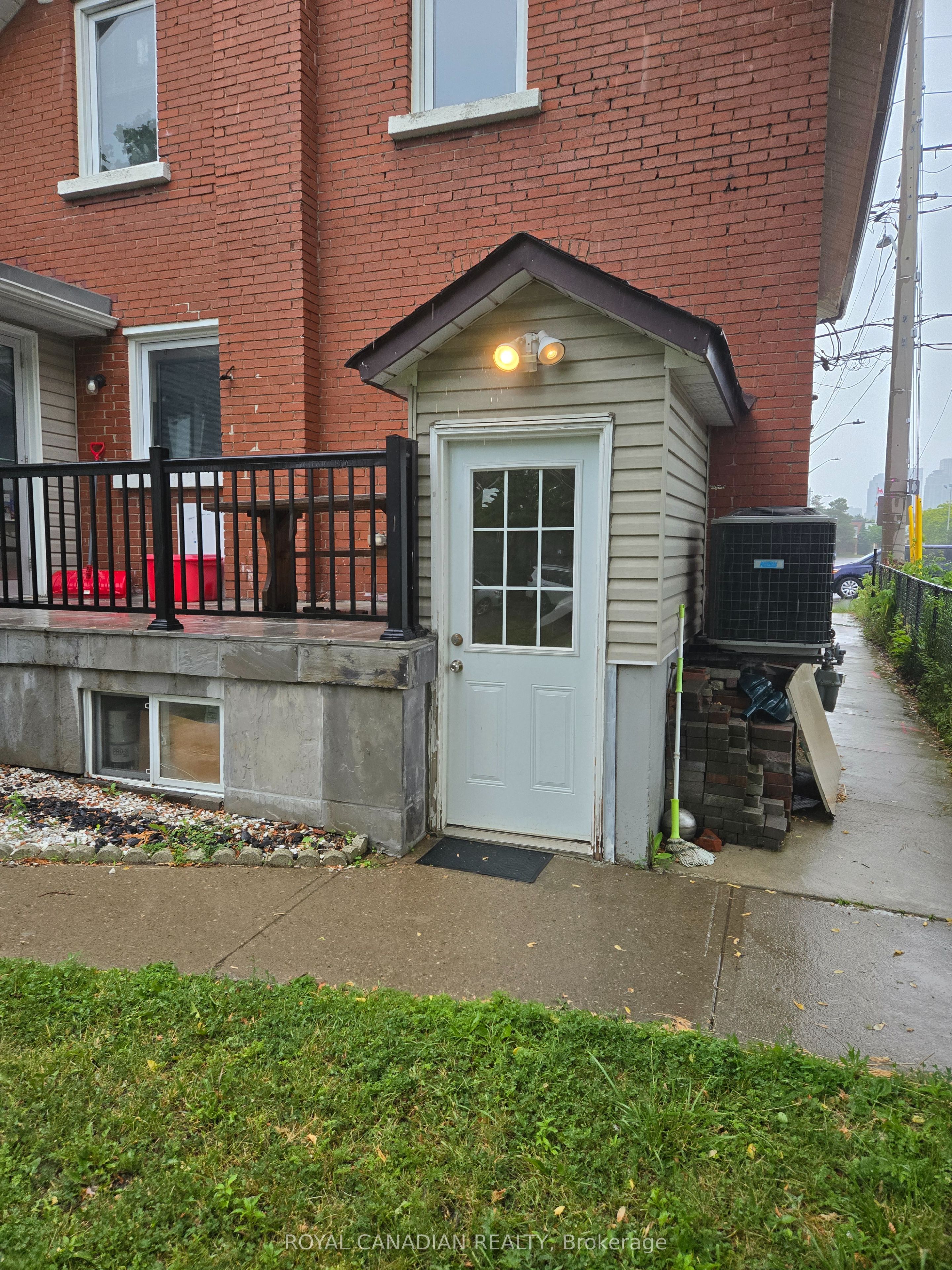 60 Agnes Street BSMT Property Photo 1