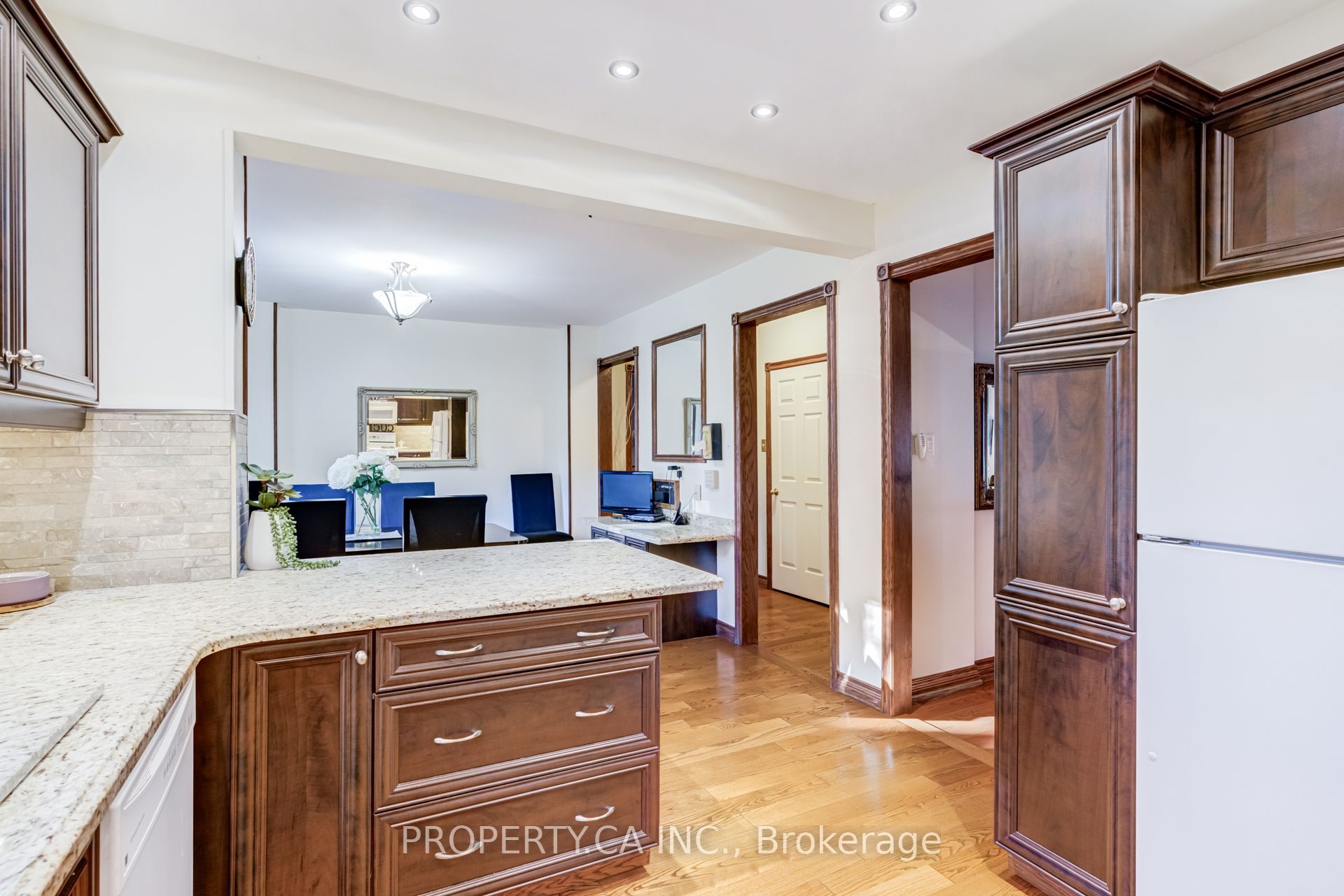 411 Freeman Crescent Property Photo 15