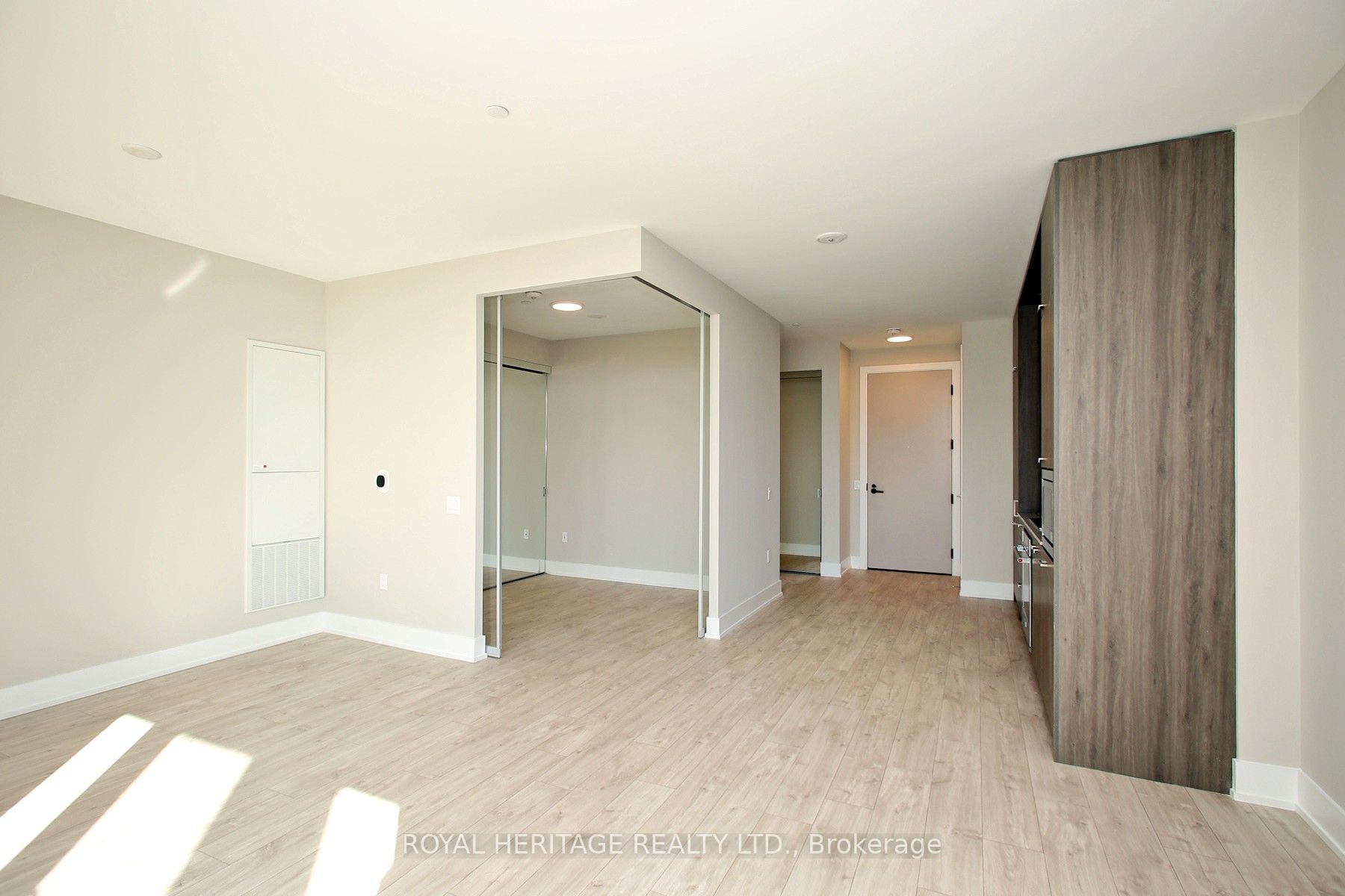 858 Dupont Street Ph39 Property Photo 4