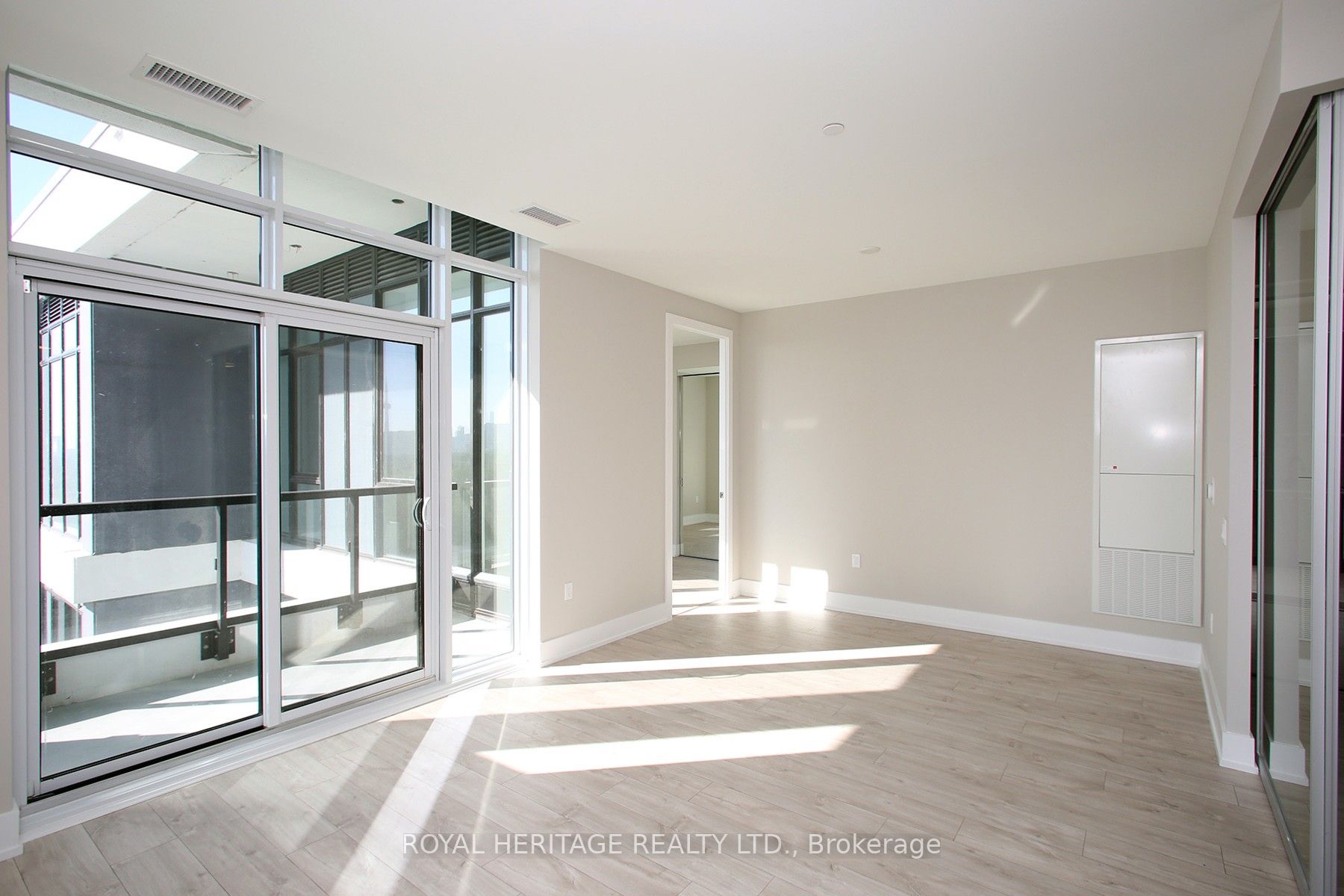 858 Dupont Street Ph39 Property Photo 8