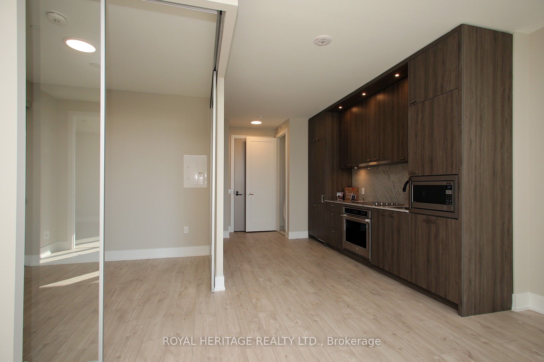 858 Dupont Street Ph39 Property Photo 11
