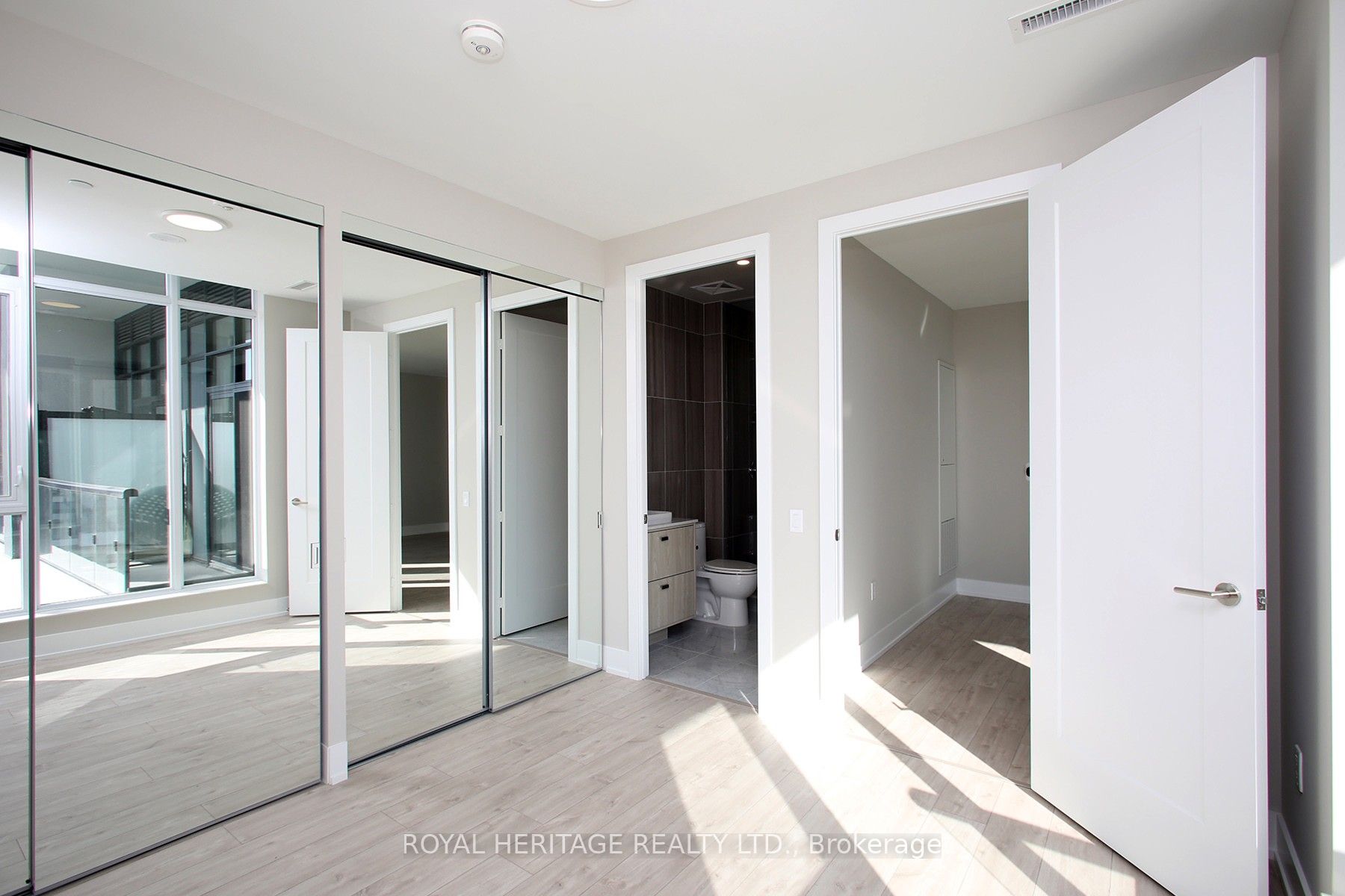 858 Dupont Street Ph39 Property Photo 14