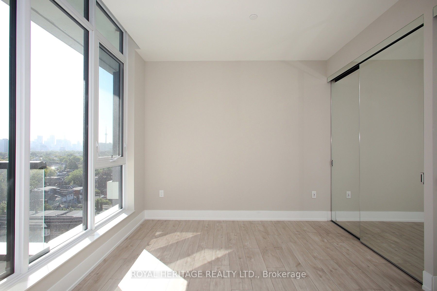 858 Dupont Street Ph39 Property Photo 16