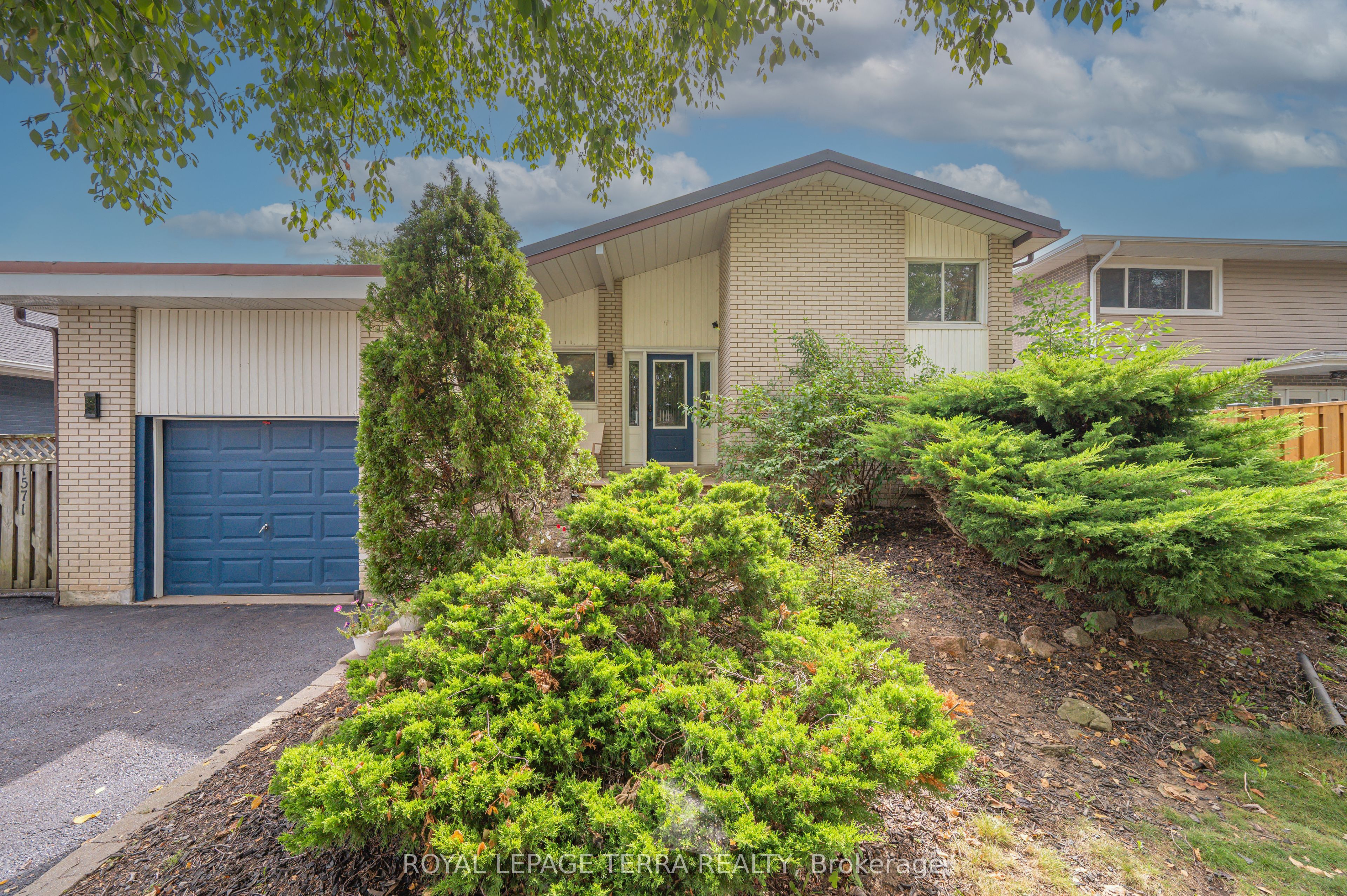1571 Lewisham Drive Property Photo 1