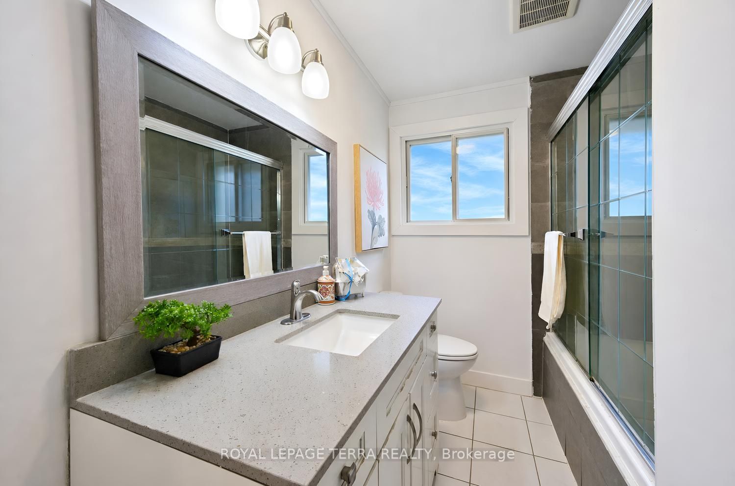 1571 Lewisham Drive Property Photo 25