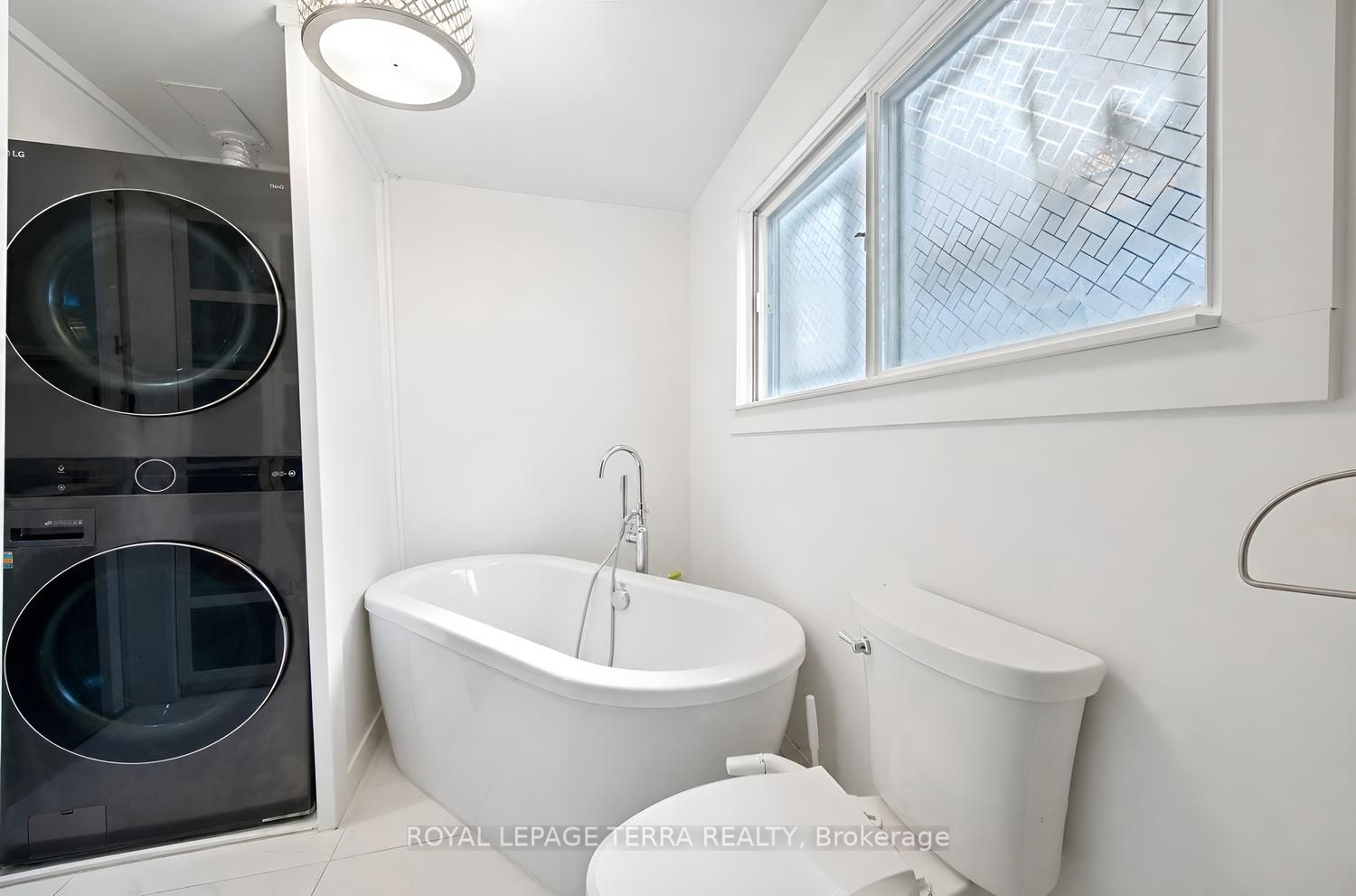 1571 Lewisham Drive Property Photo 31