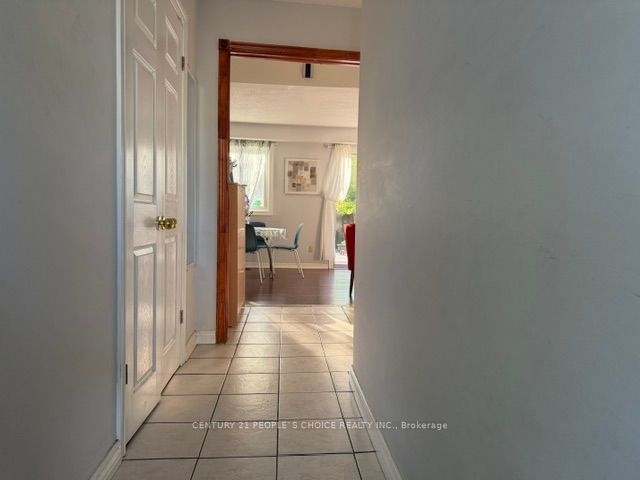 10 Juliana Square Property Photo 2