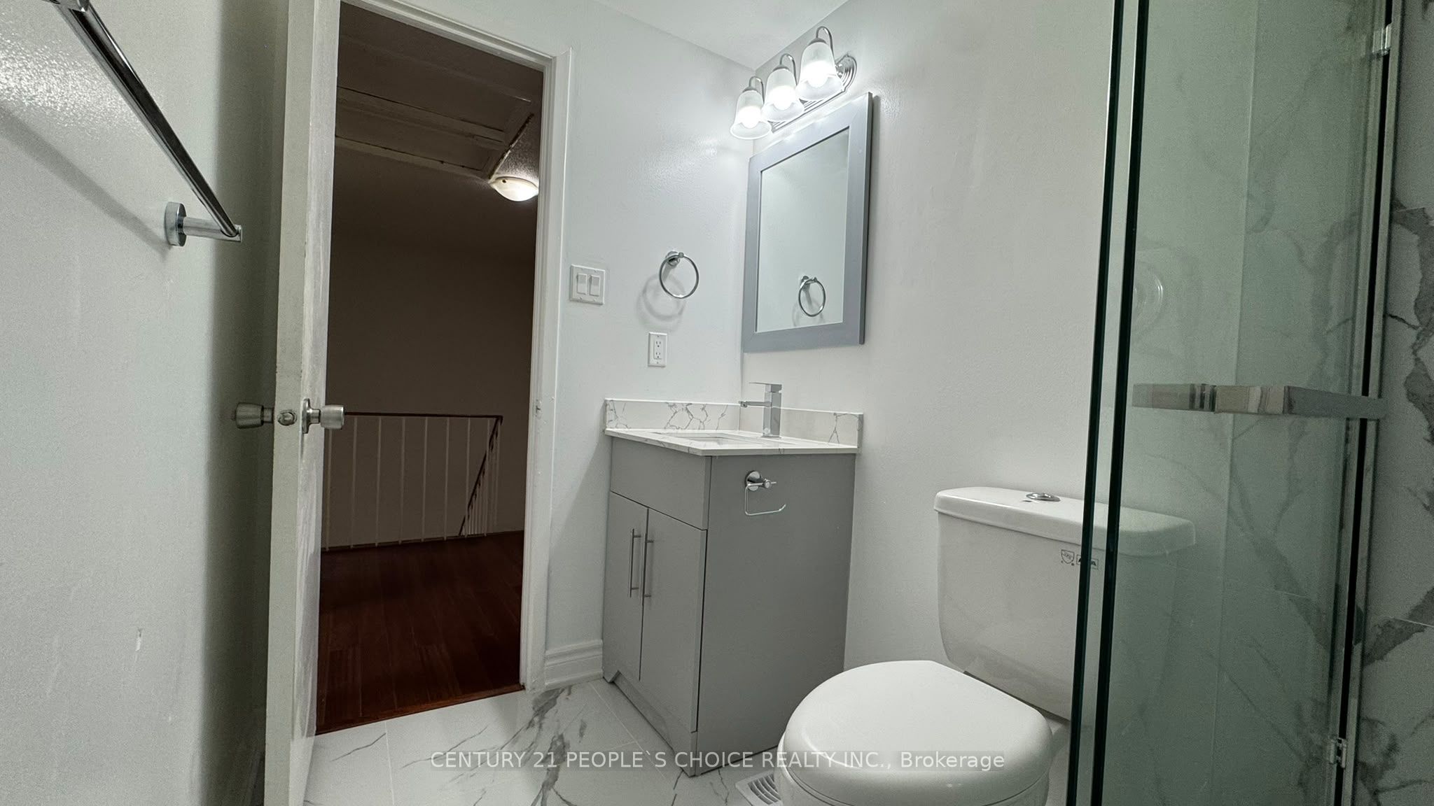 10 Juliana Square Property Photo 13