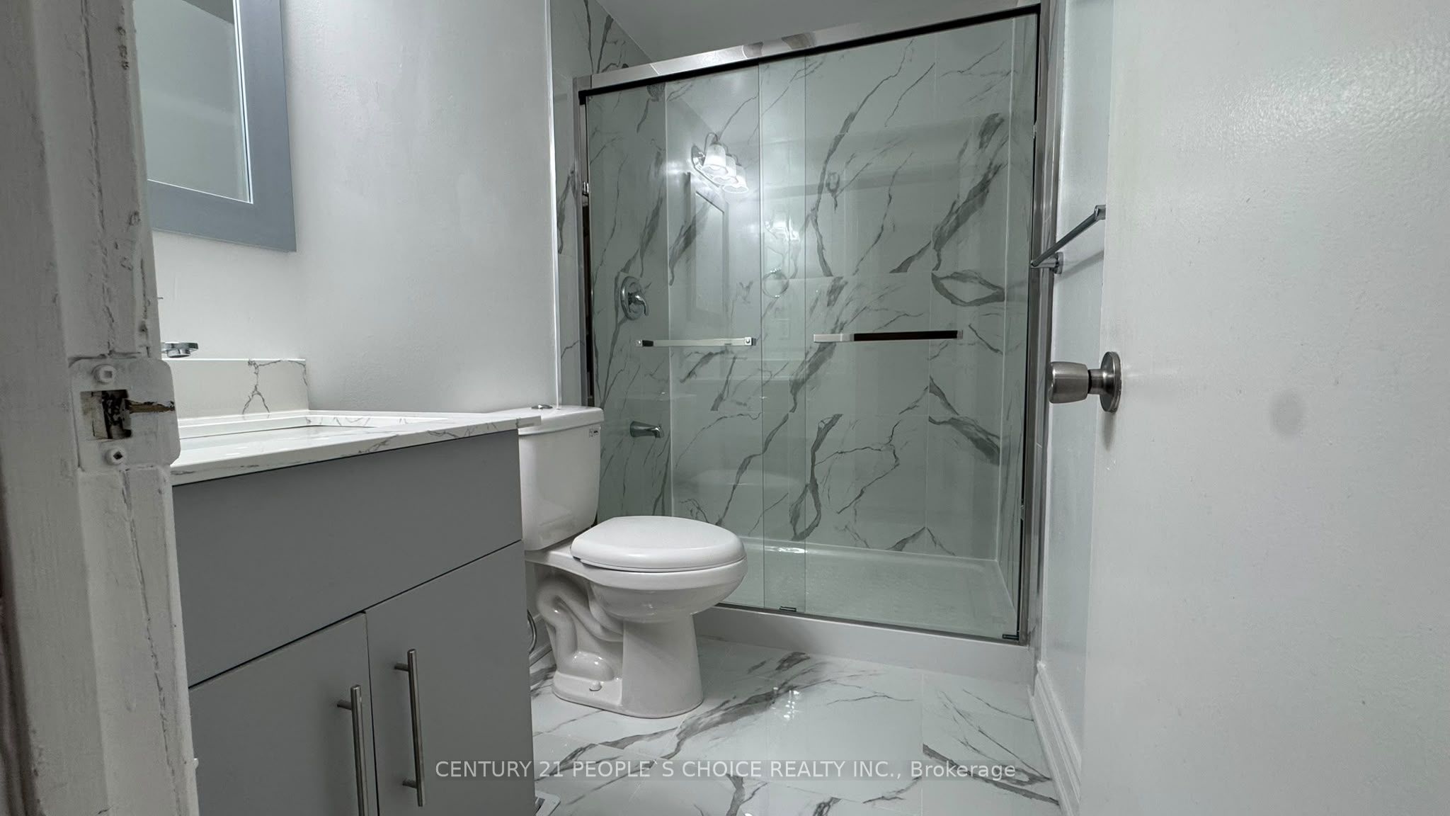 10 Juliana Square Property Photo 14