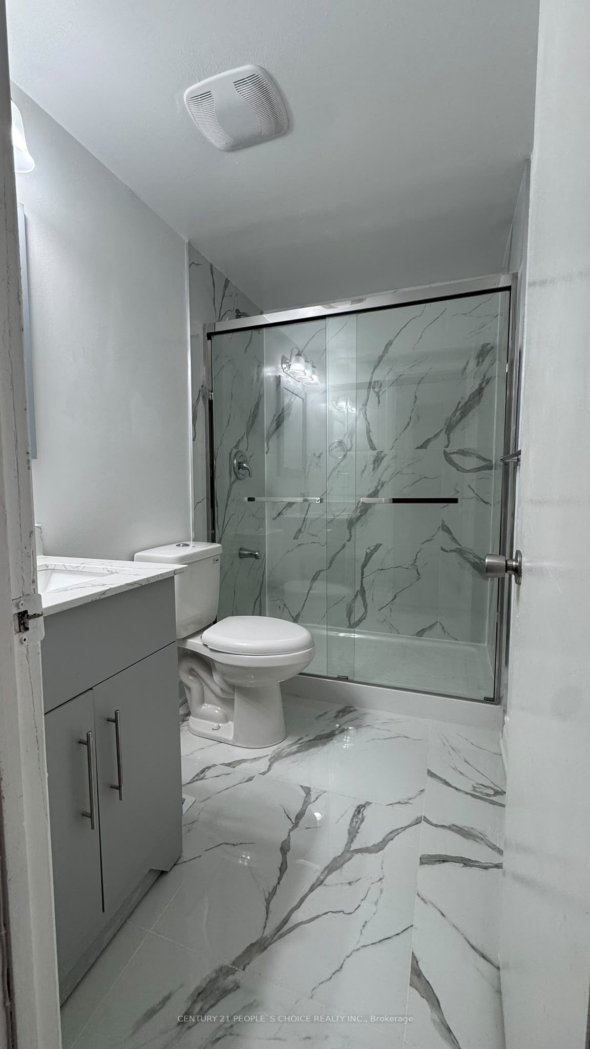 10 Juliana Square Property Photo 15