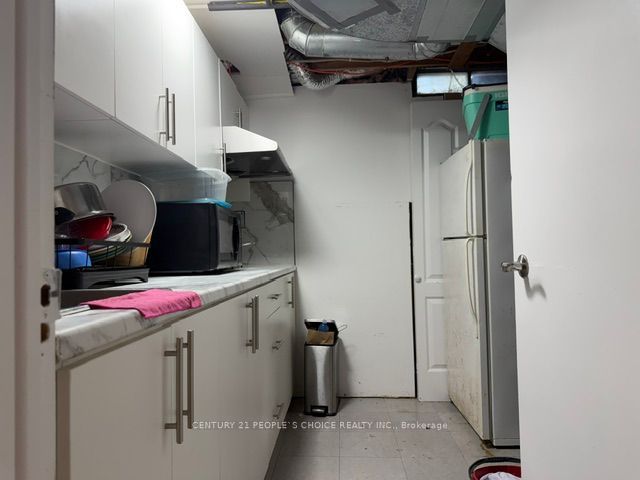 10 Juliana Square Property Photo 16