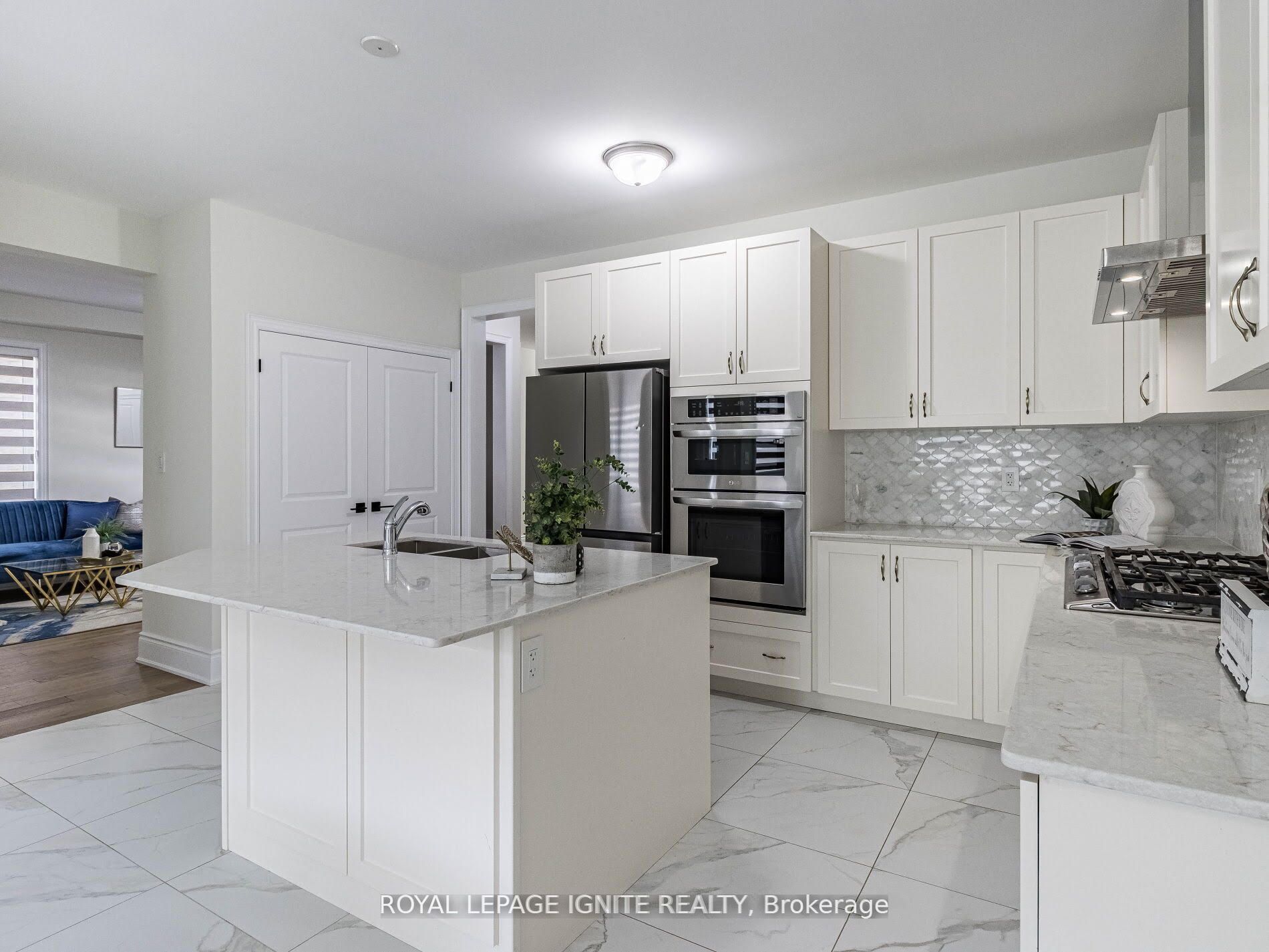 W14089440 Property Photo 11