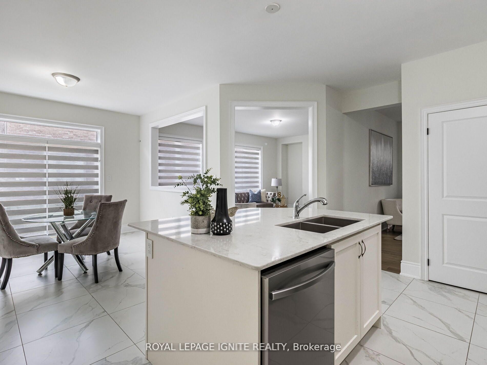 W14089440 Property Photo 12