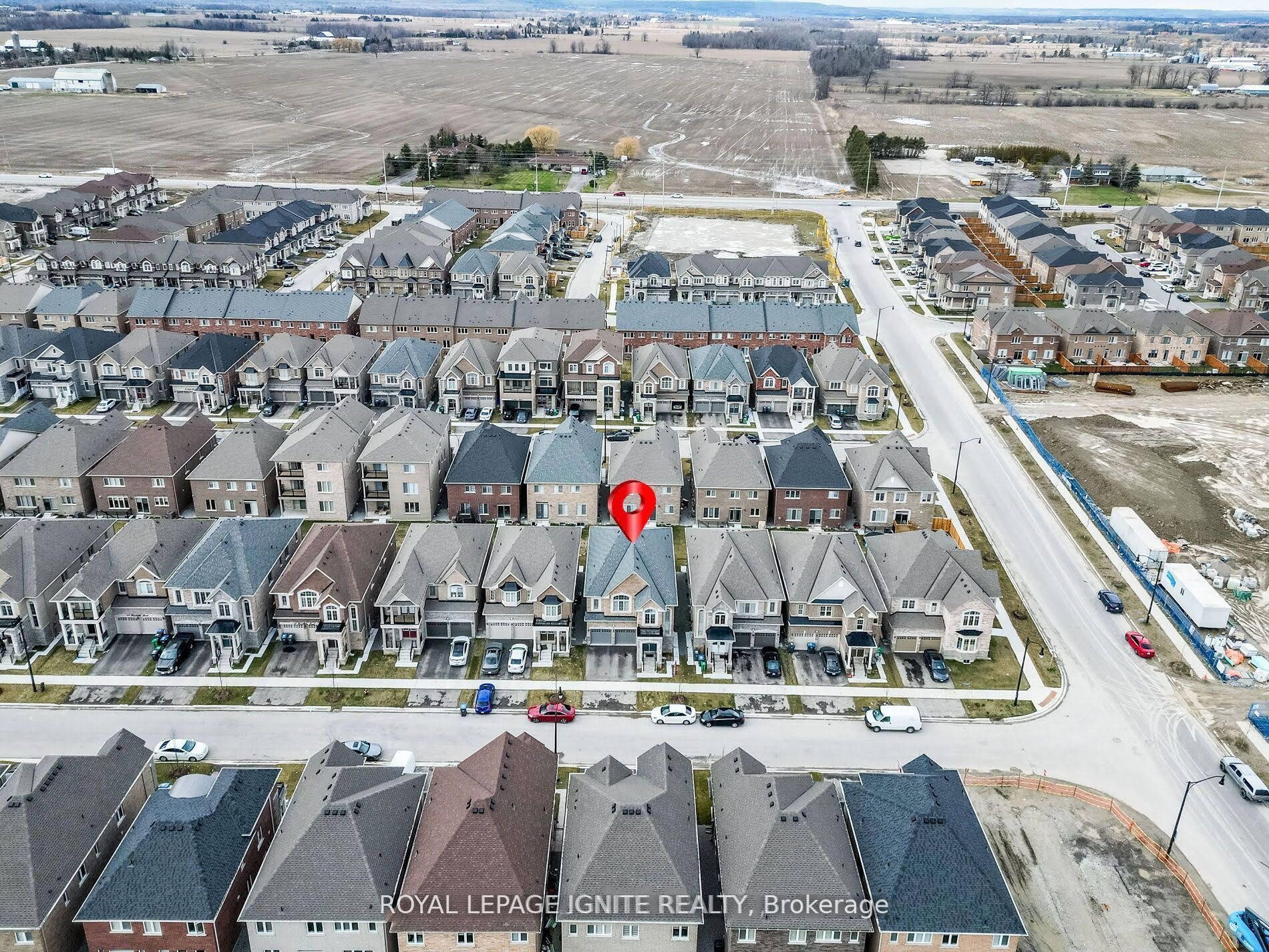 W14089440 Property Photo 26