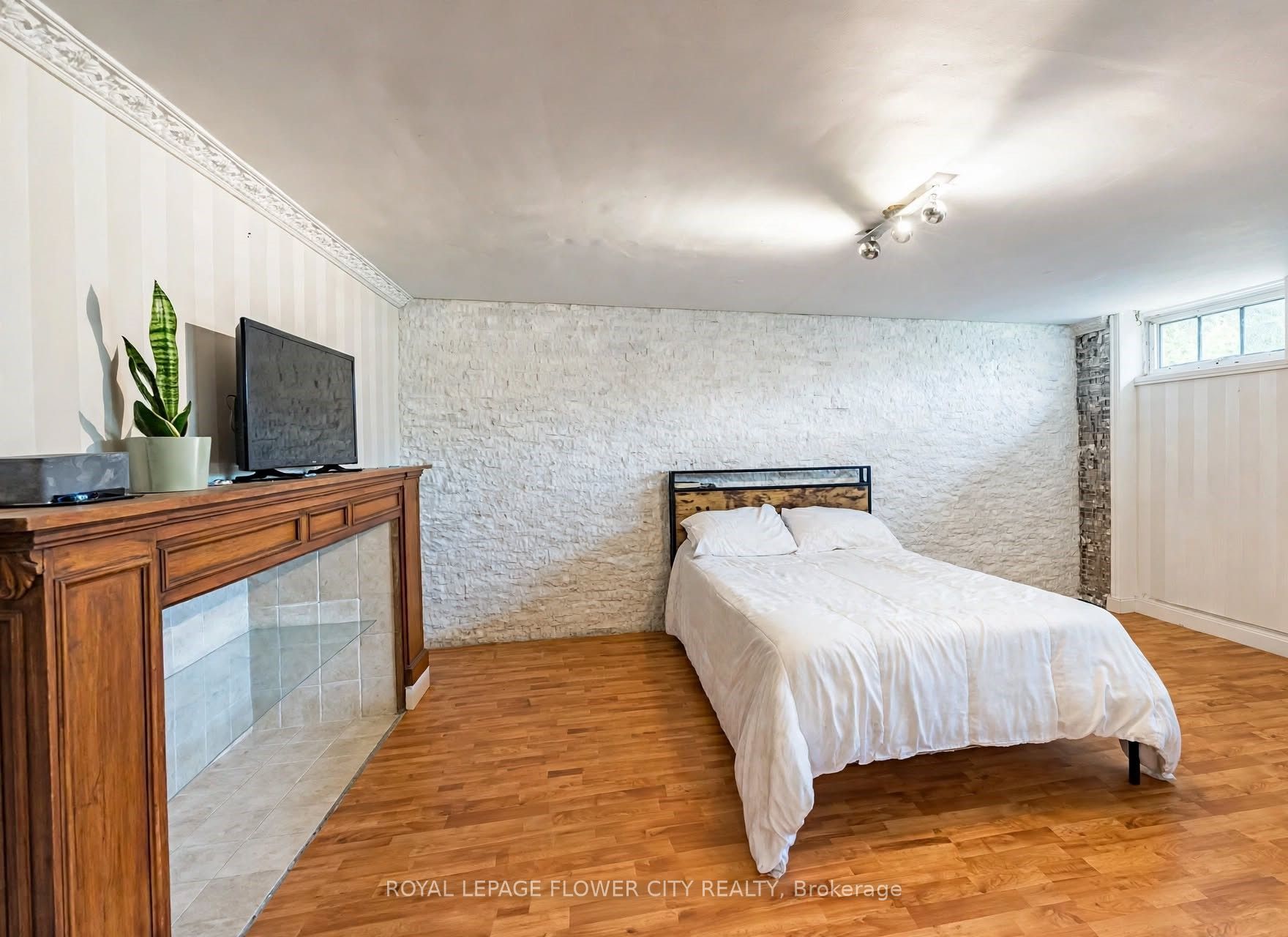 3 Clayhall Crescent Property Photo 34