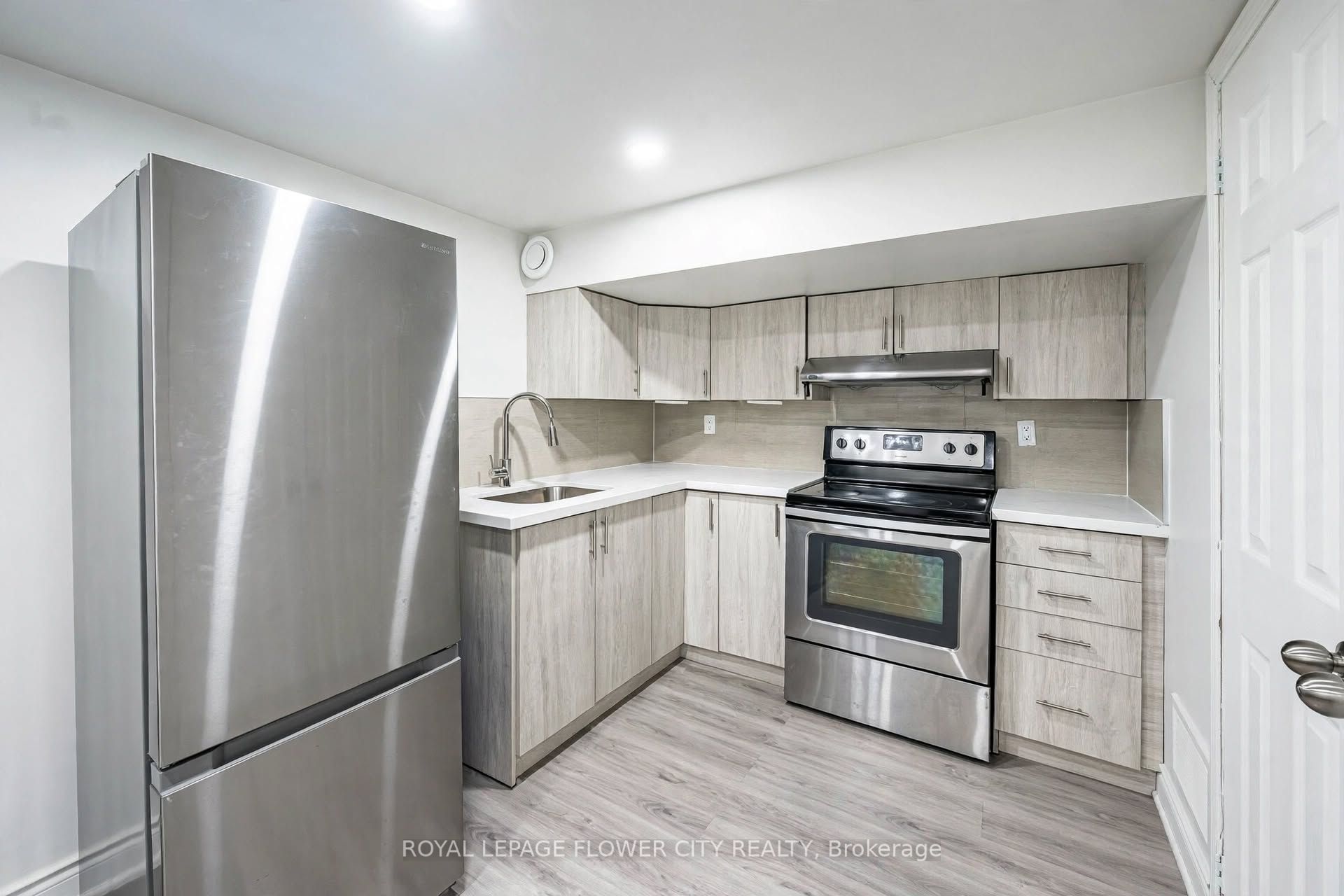 3 Clayhall Crescent Property Photo 36