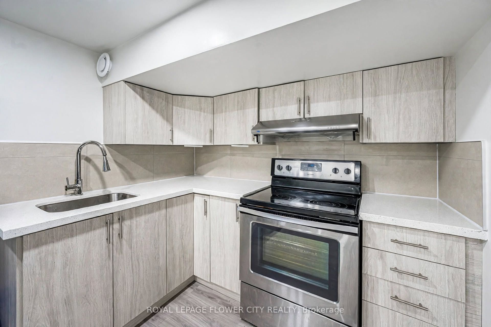 3 Clayhall Crescent Property Photo 37
