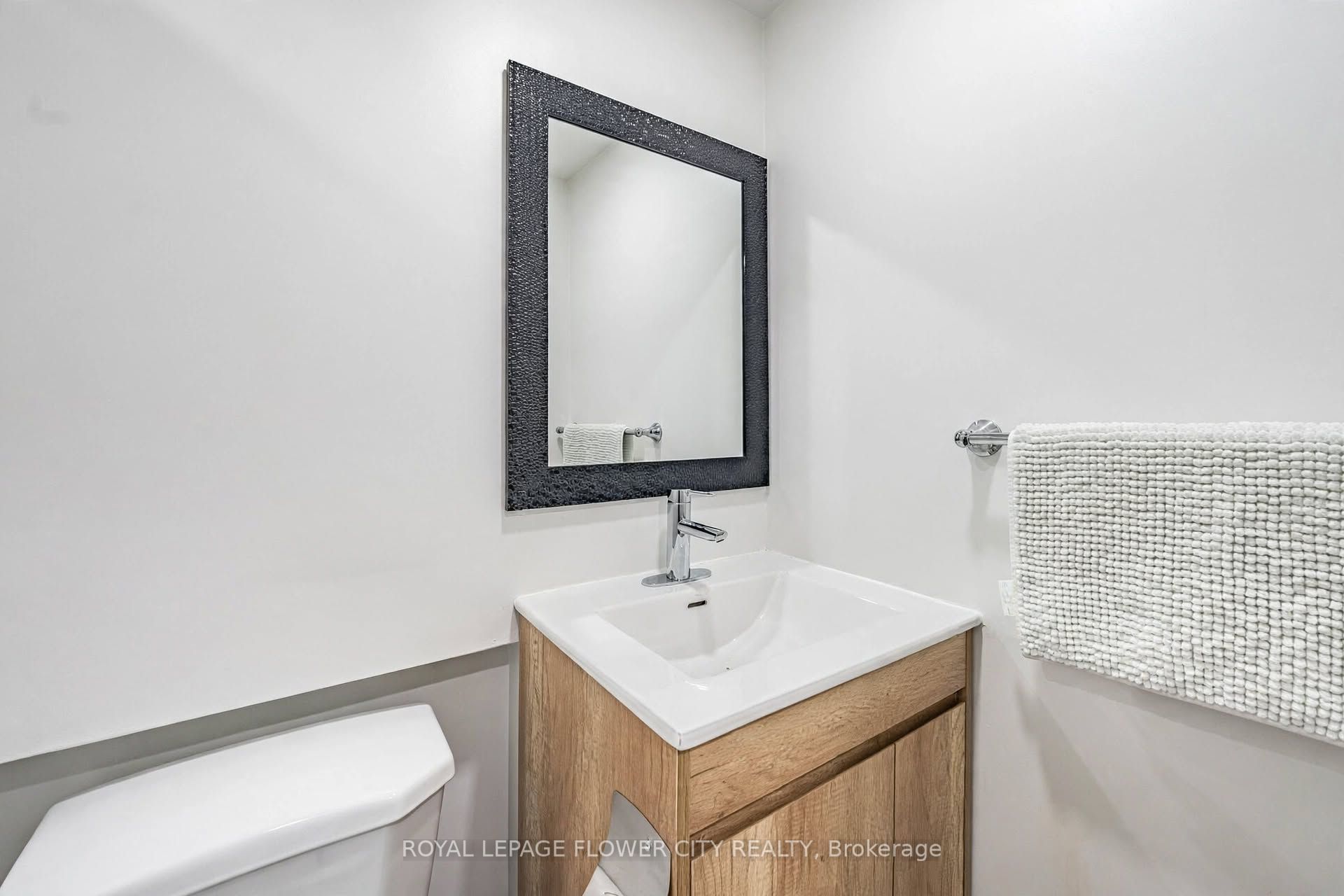 3 Clayhall Crescent Property Photo 40