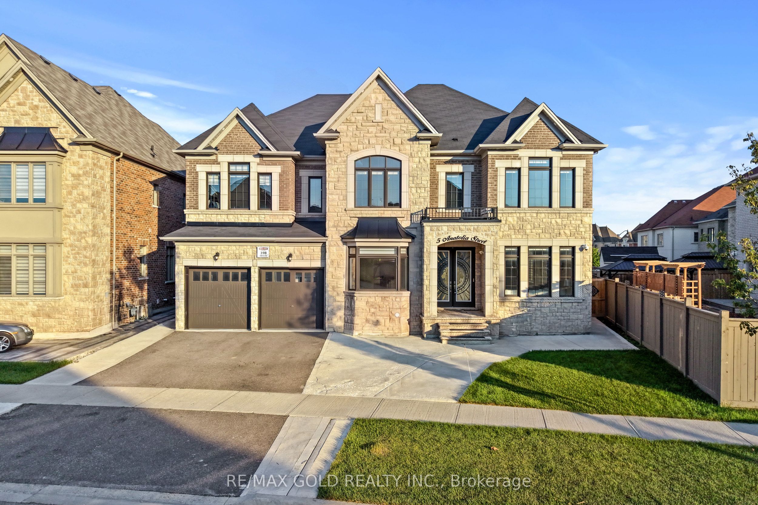 5 Anatolia Street Property Photo 1