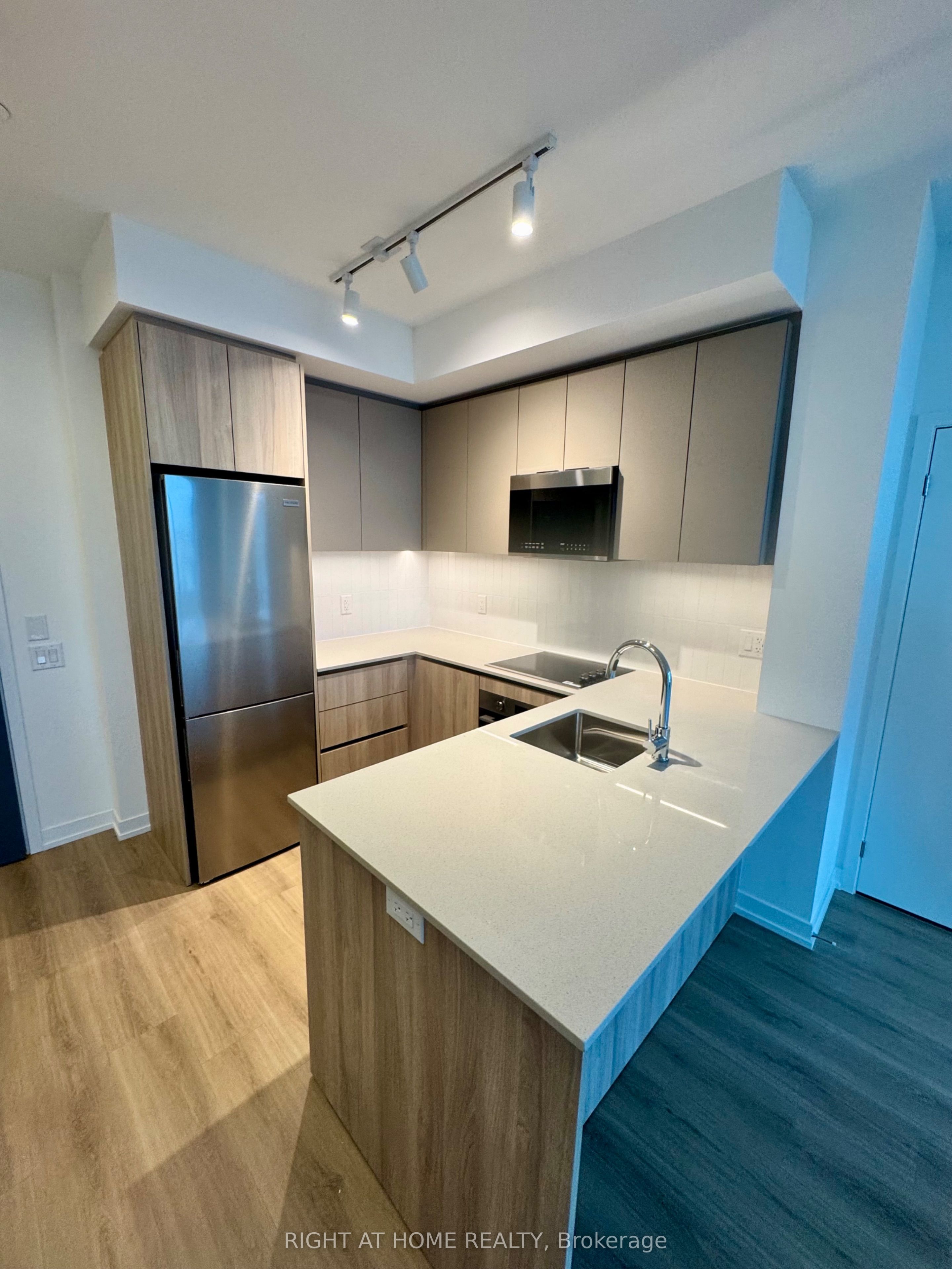 2485 Eglinton Avenue W Avenue 1501 Property Photo 5