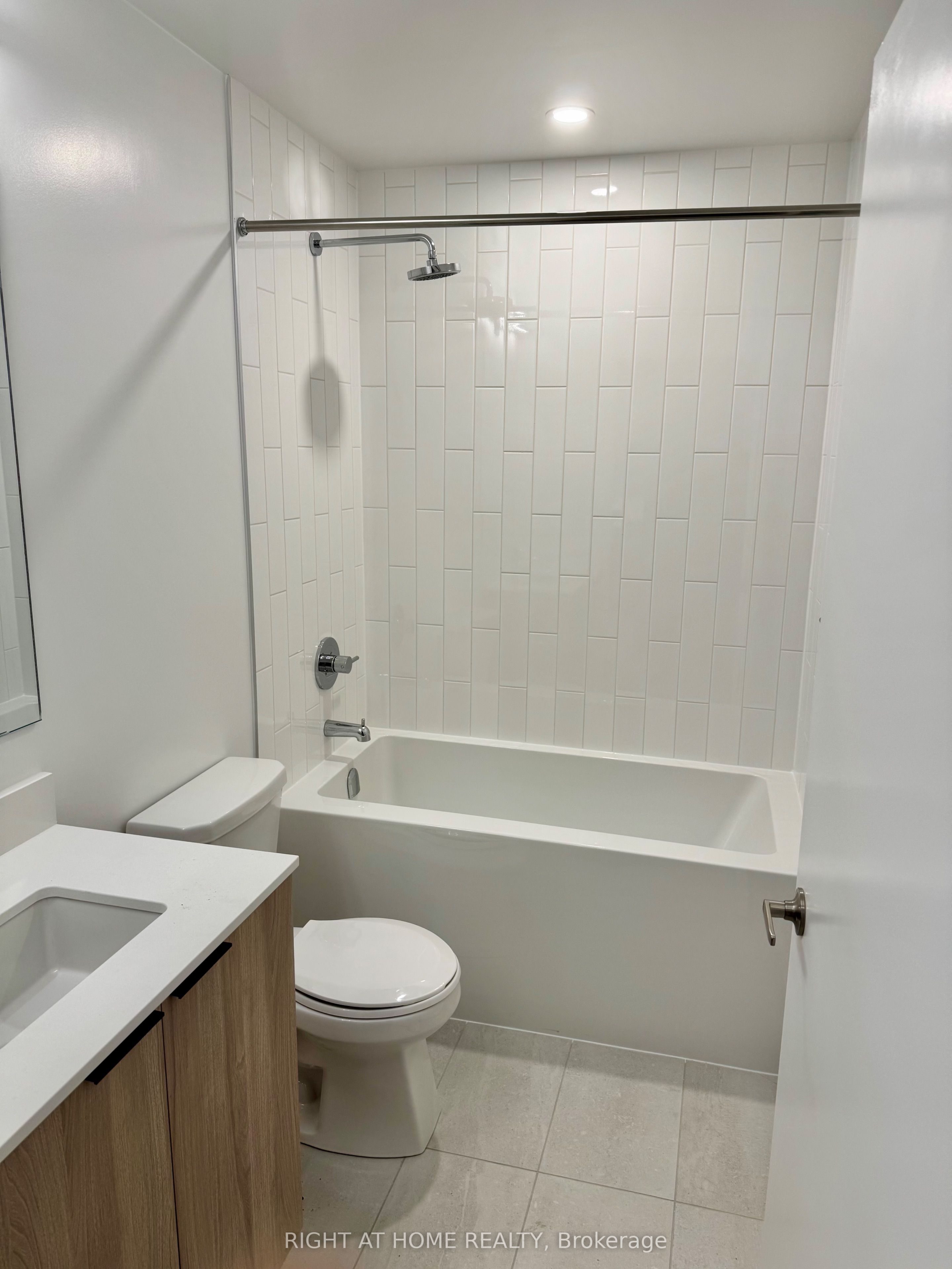 2485 Eglinton Avenue W Avenue 1501 Property Photo 10
