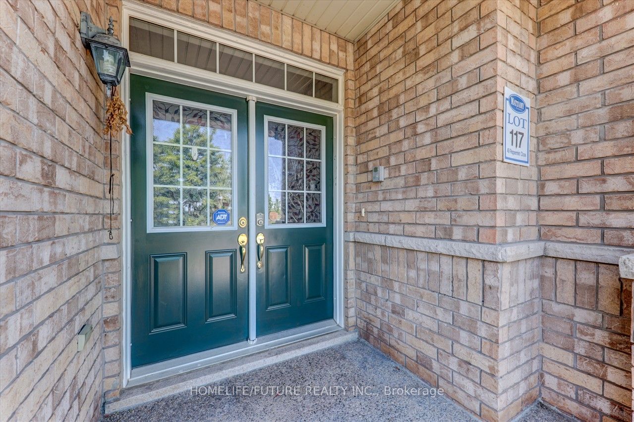 49 Peppermint Close Main & 2nd Property Photo 4