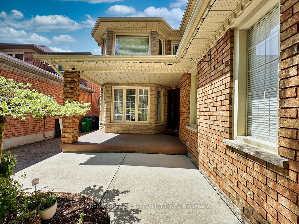 9 Siesta Court Property Photo 3