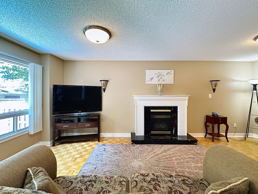 9 Siesta Court Property Photo 7