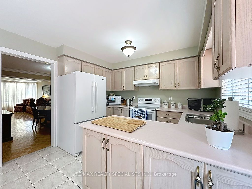 9 Siesta Court Property Photo 11